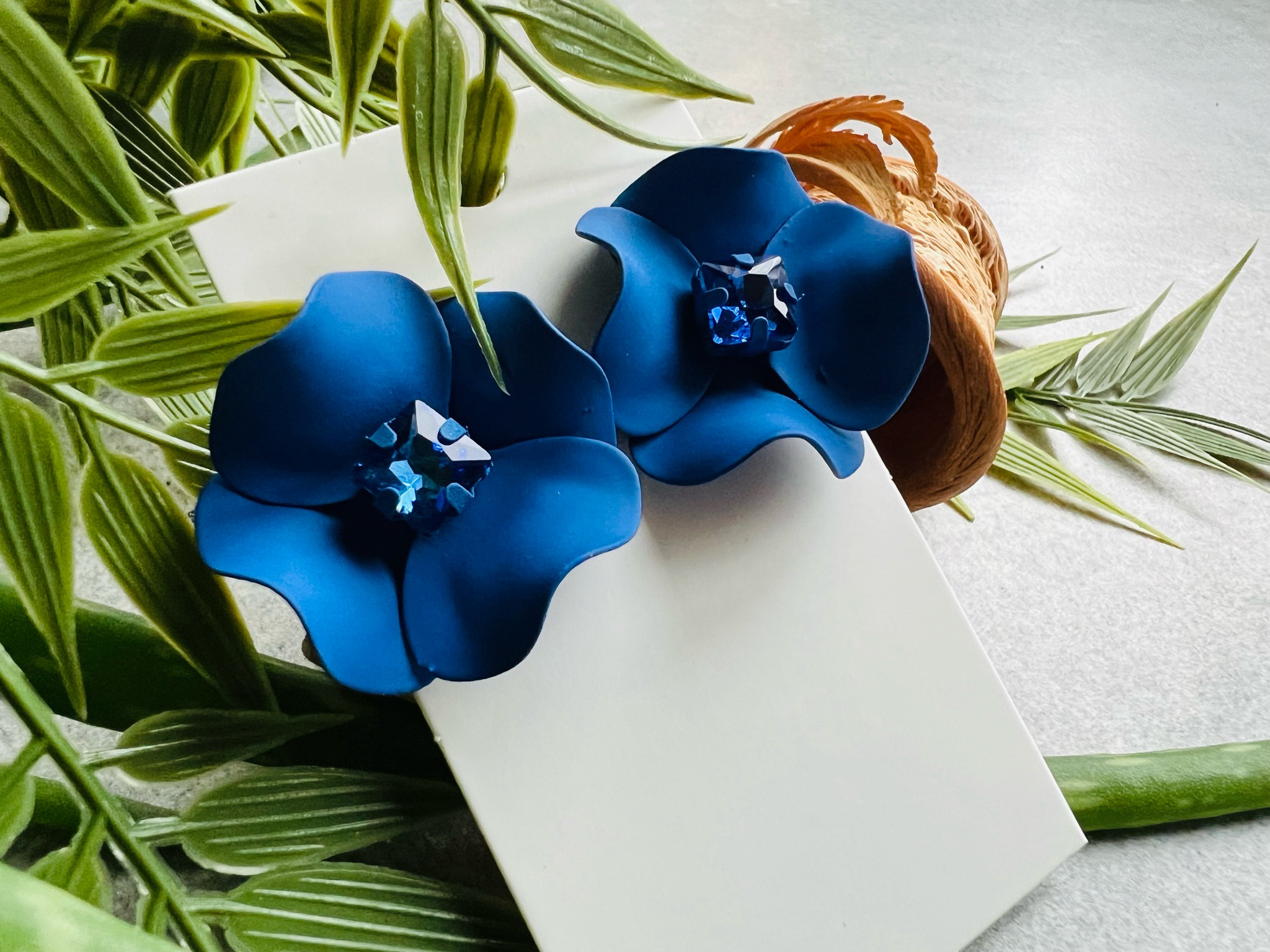 Boucles d’oreilles GILIANE fleurs bleues - Créations Uniques