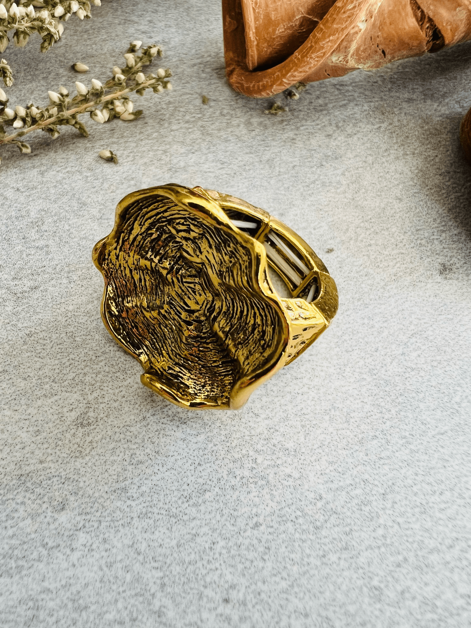 Bague ELLIA dorée et élastique - Créations Uniques