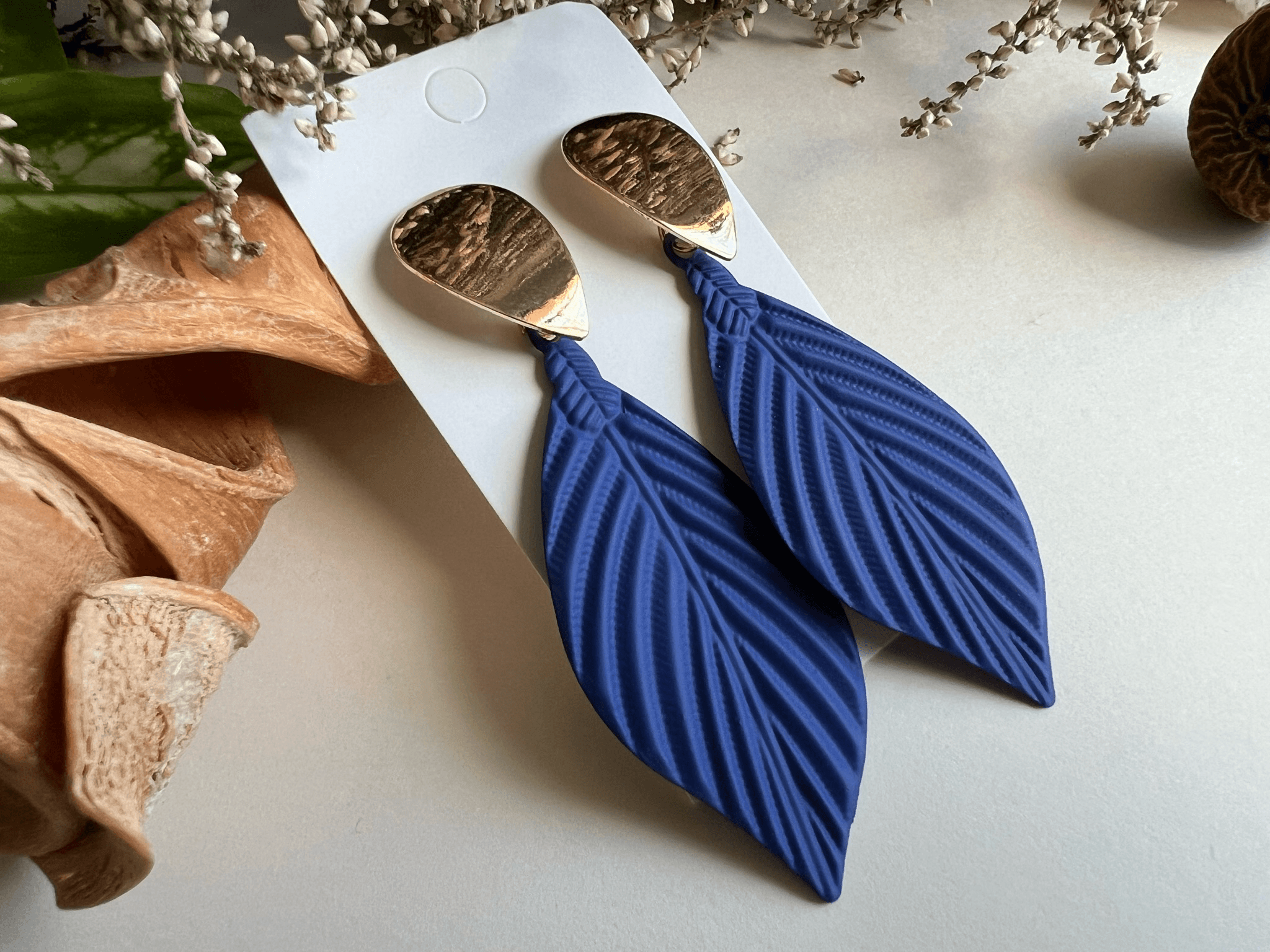 Boucles d’oreilles KAROL feuilles bleues - Créations Uniques