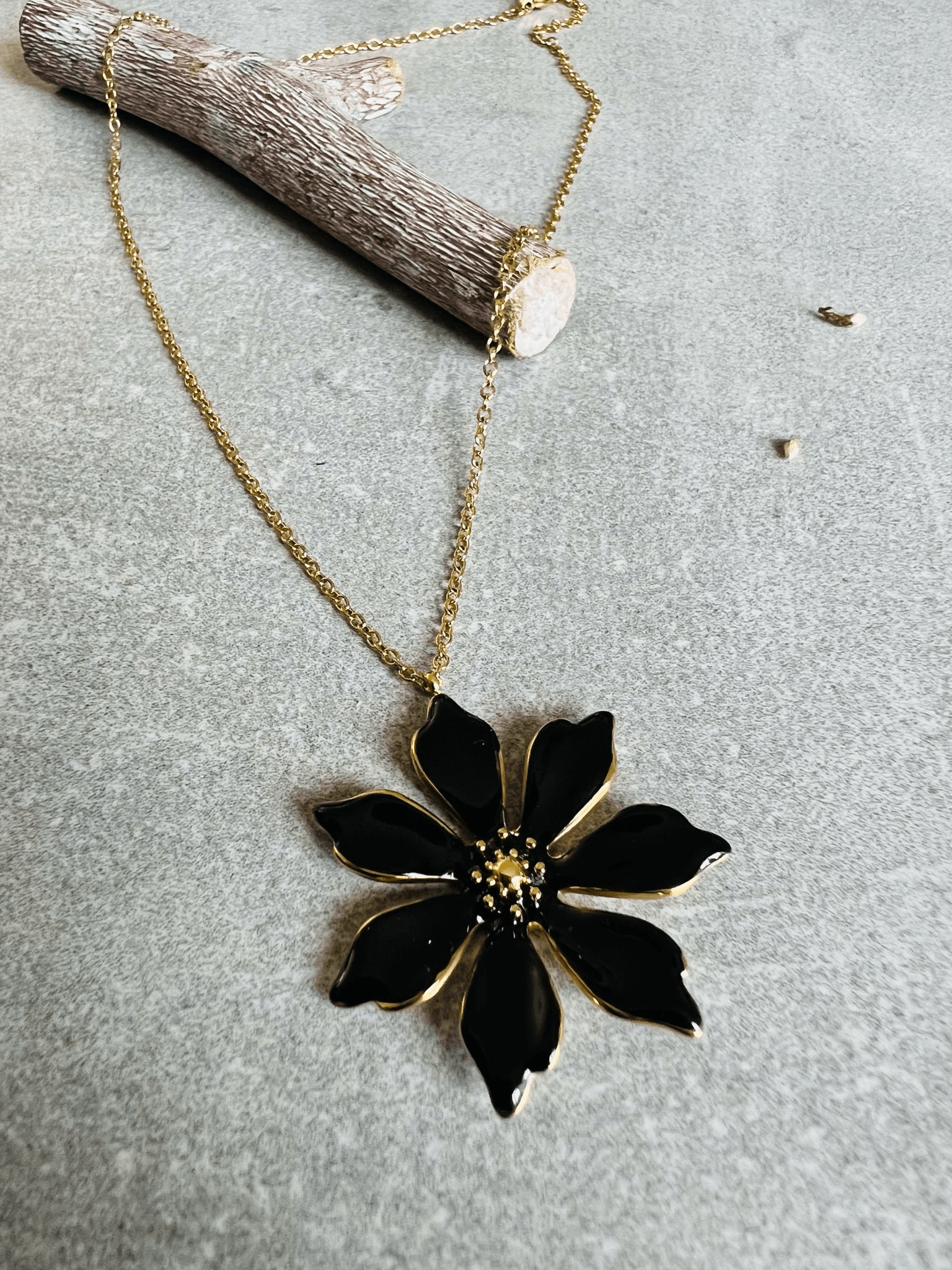 Collier FLORENCE fleur noire - Créations Uniques