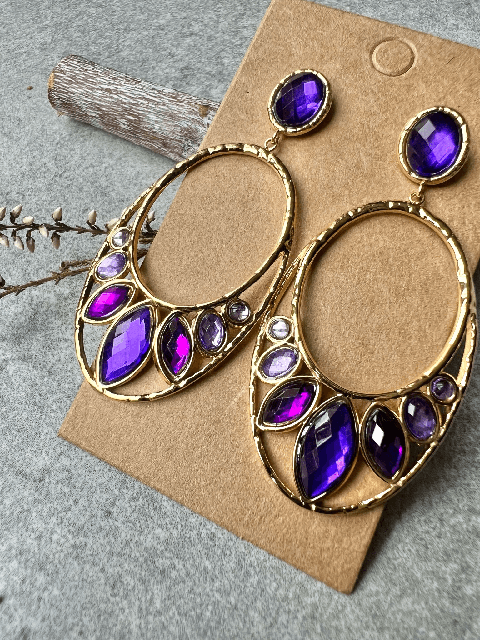 Boucles d’oreilles chic CENDRINE ovales dorés cabochons brillants nuances de violets - Créations Uniques