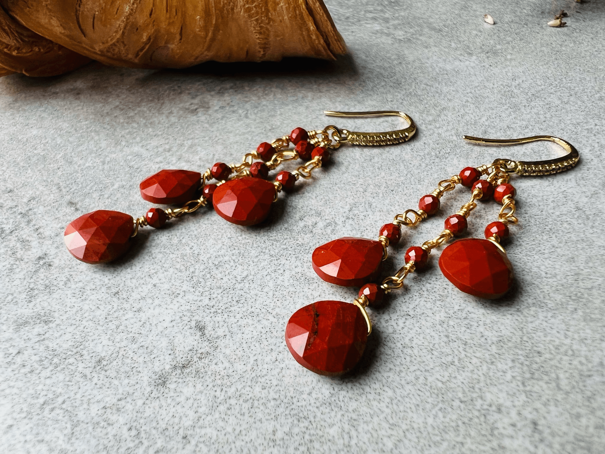 Boucles d’oreilles LITZIE gouttes et perles rouille, crochets diamantés et design raffiné - Créations Uniques