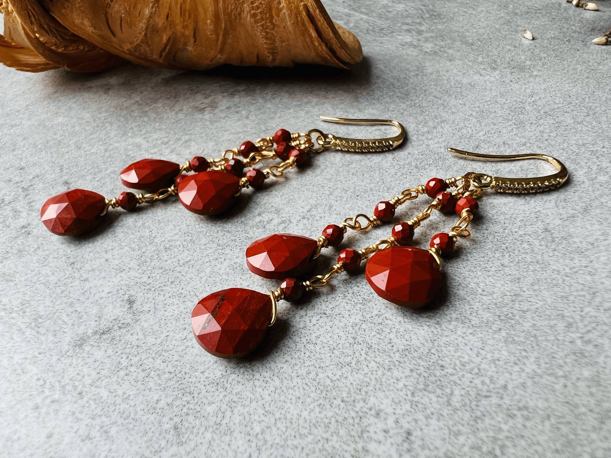 Boucles d’oreilles LITZIE gouttes et perles rouille, crochets diamantés et design raffiné - Créations Uniques