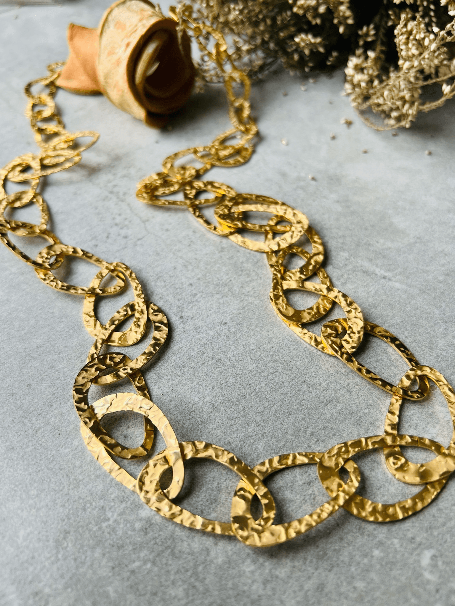 Collier chic MARIJAM sautoir maillons dorés - Créations Uniques