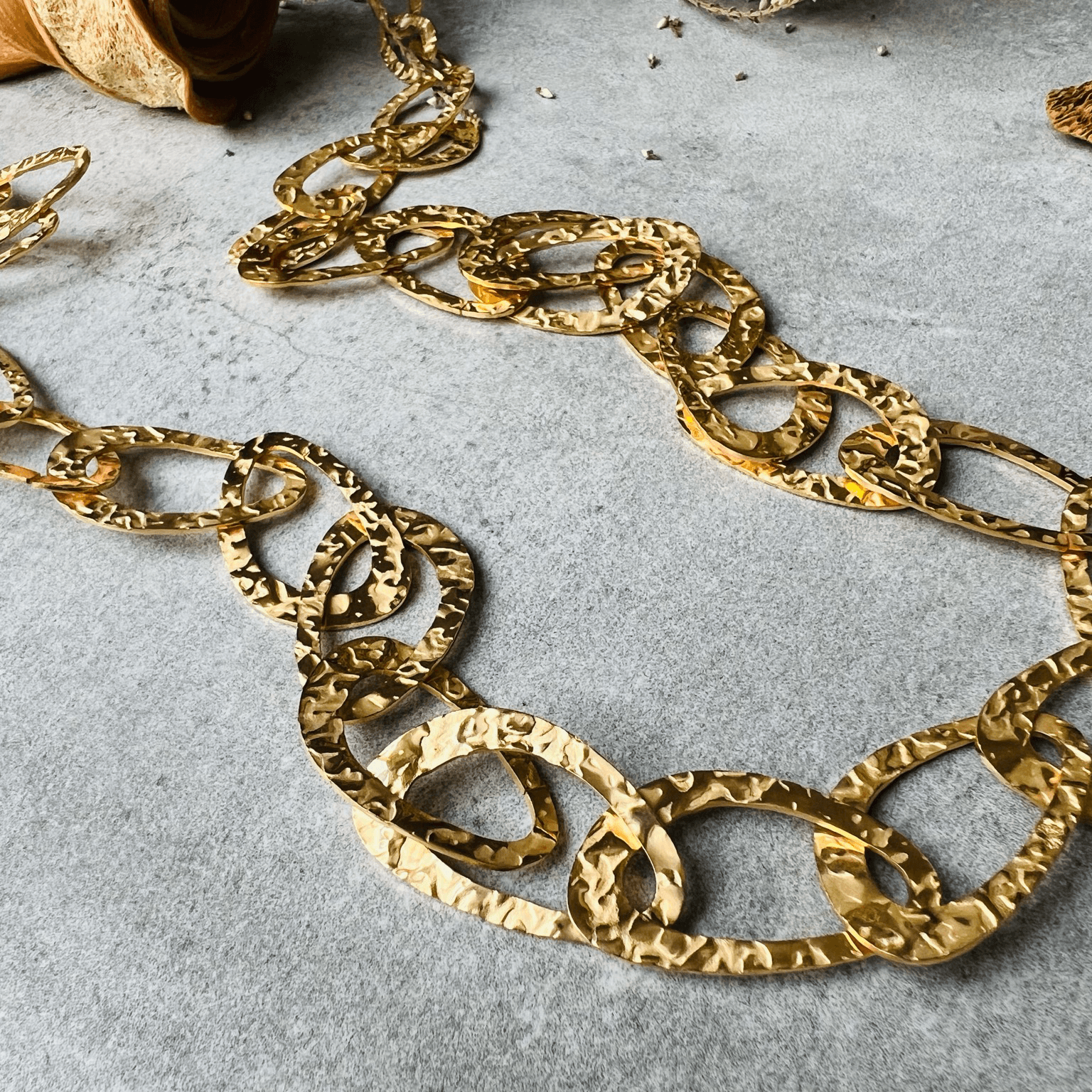 Collier chic MARIJAM sautoir maillons dorés - Créations Uniques