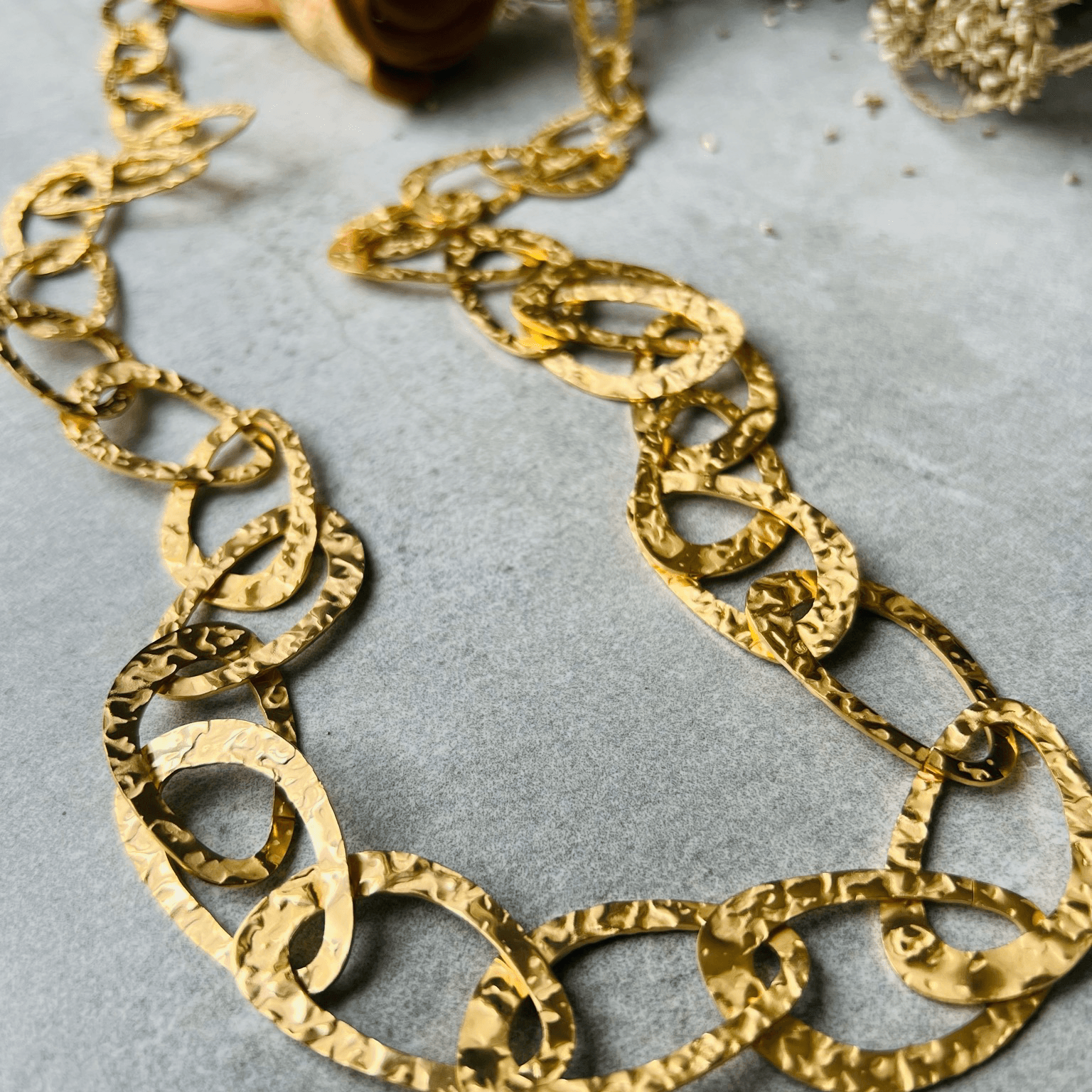 Collier chic MARIJAM sautoir maillons dorés - Créations Uniques