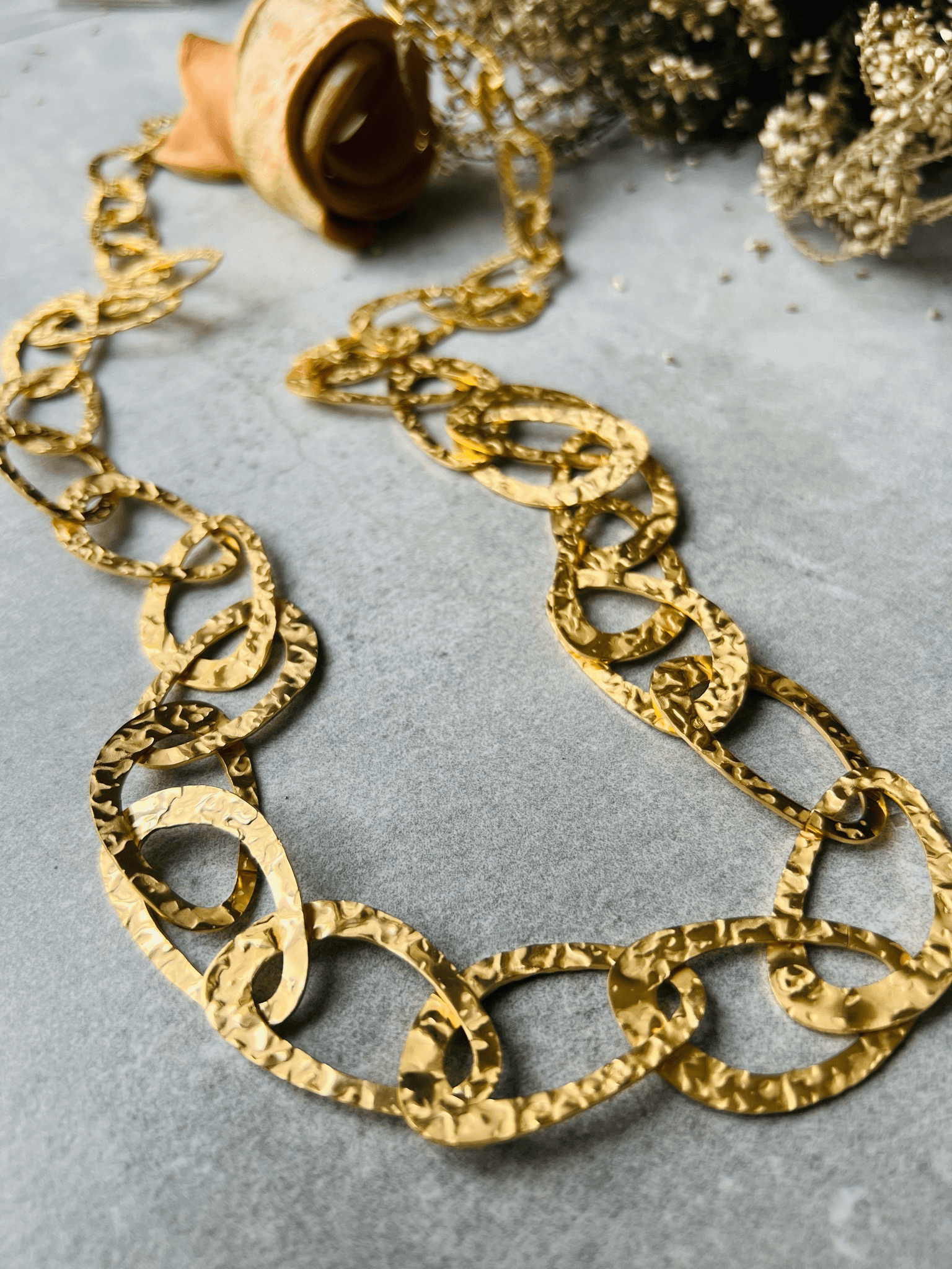 Collier chic MARIJAM sautoir maillons dorés - Créations Uniques