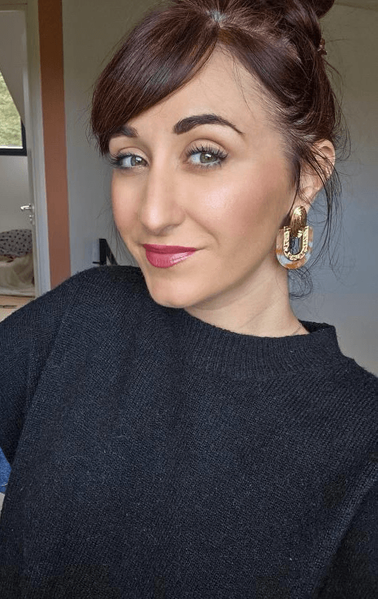 Boucles d’oreilles GINGER résine orangée touche de bleu - Créations Uniques