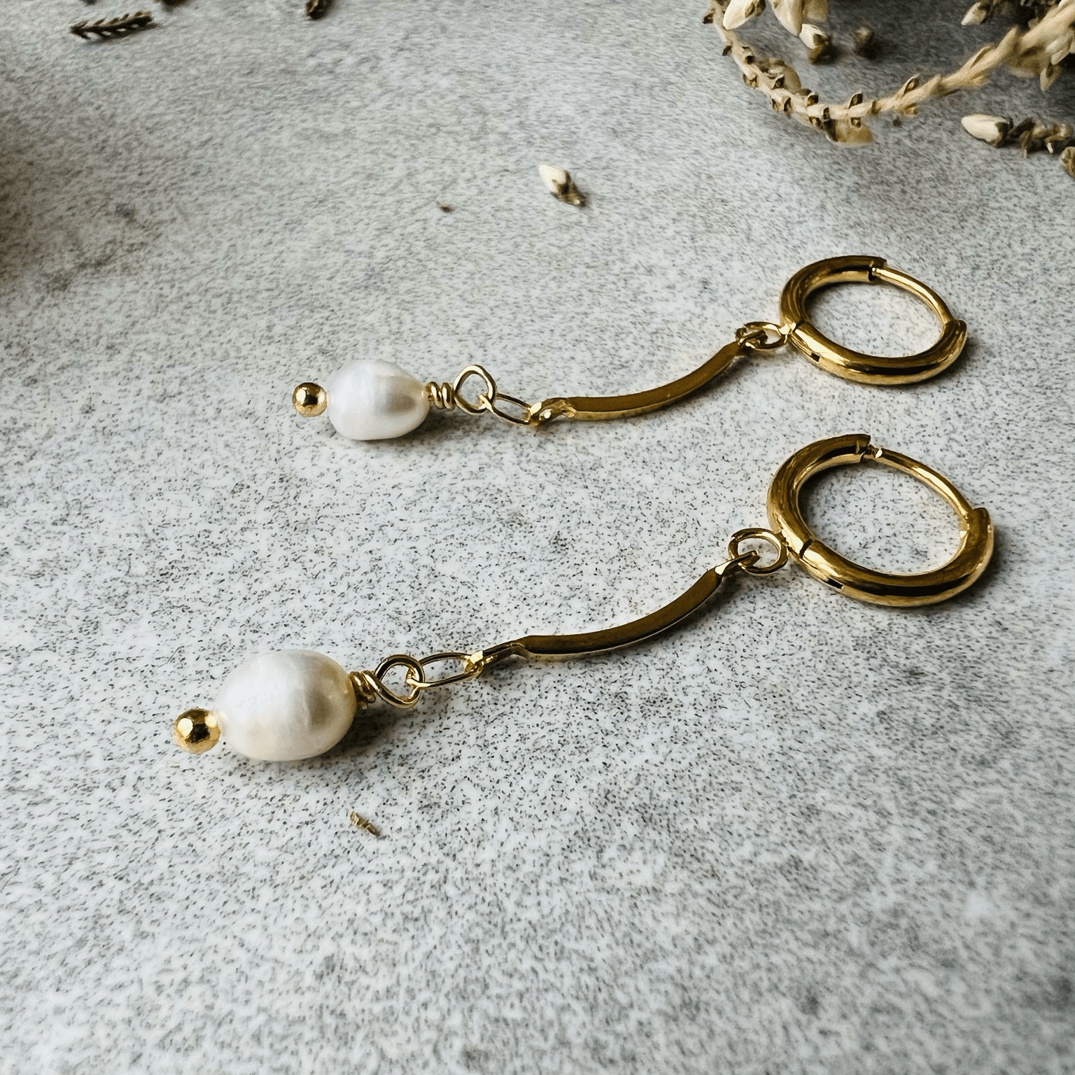 Boucles d’oreilles OUNISSA perles blanc nacré - Créations Uniques