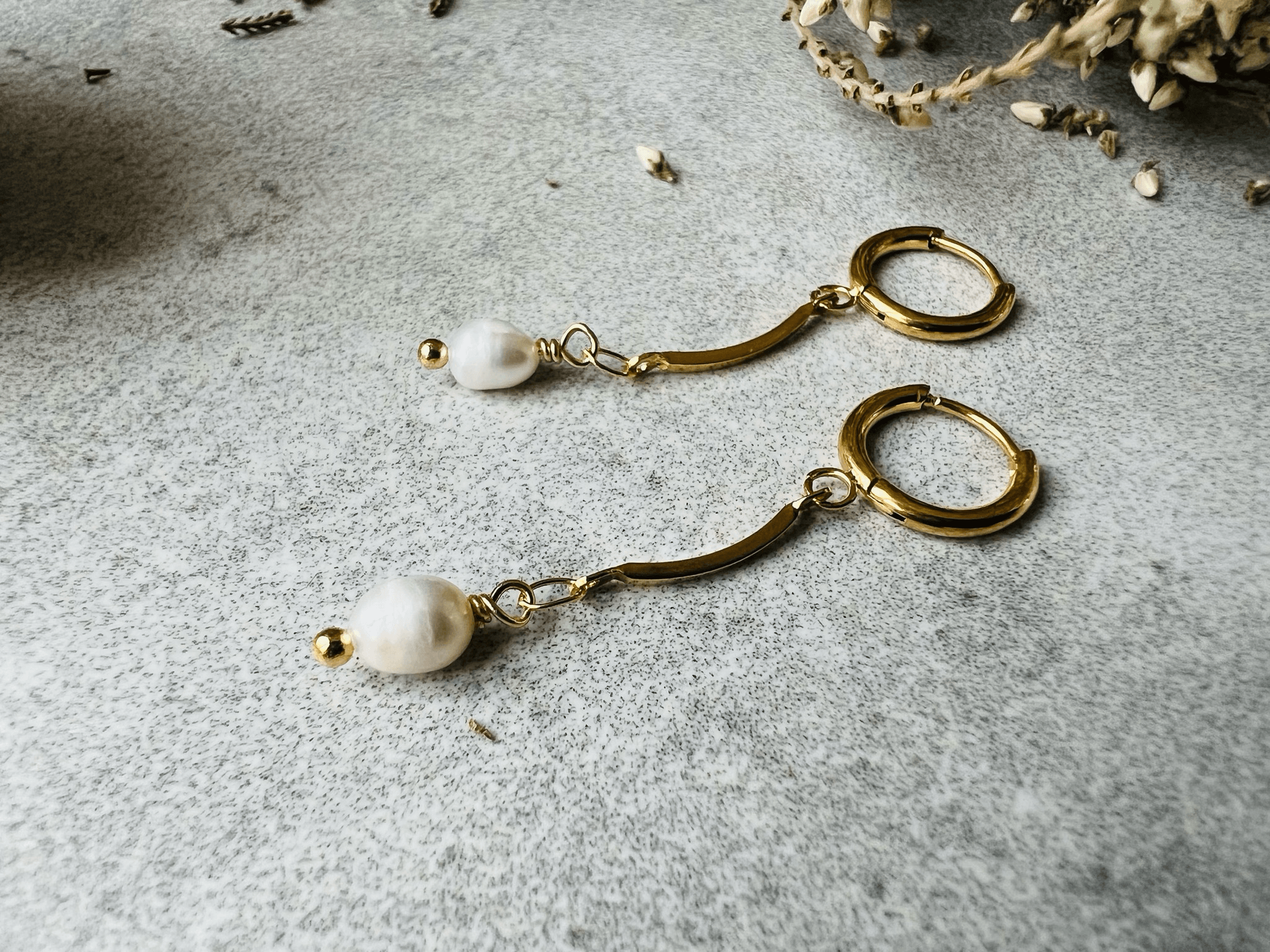 Boucles d’oreilles OUNISSA perles blanc nacré - Créations Uniques