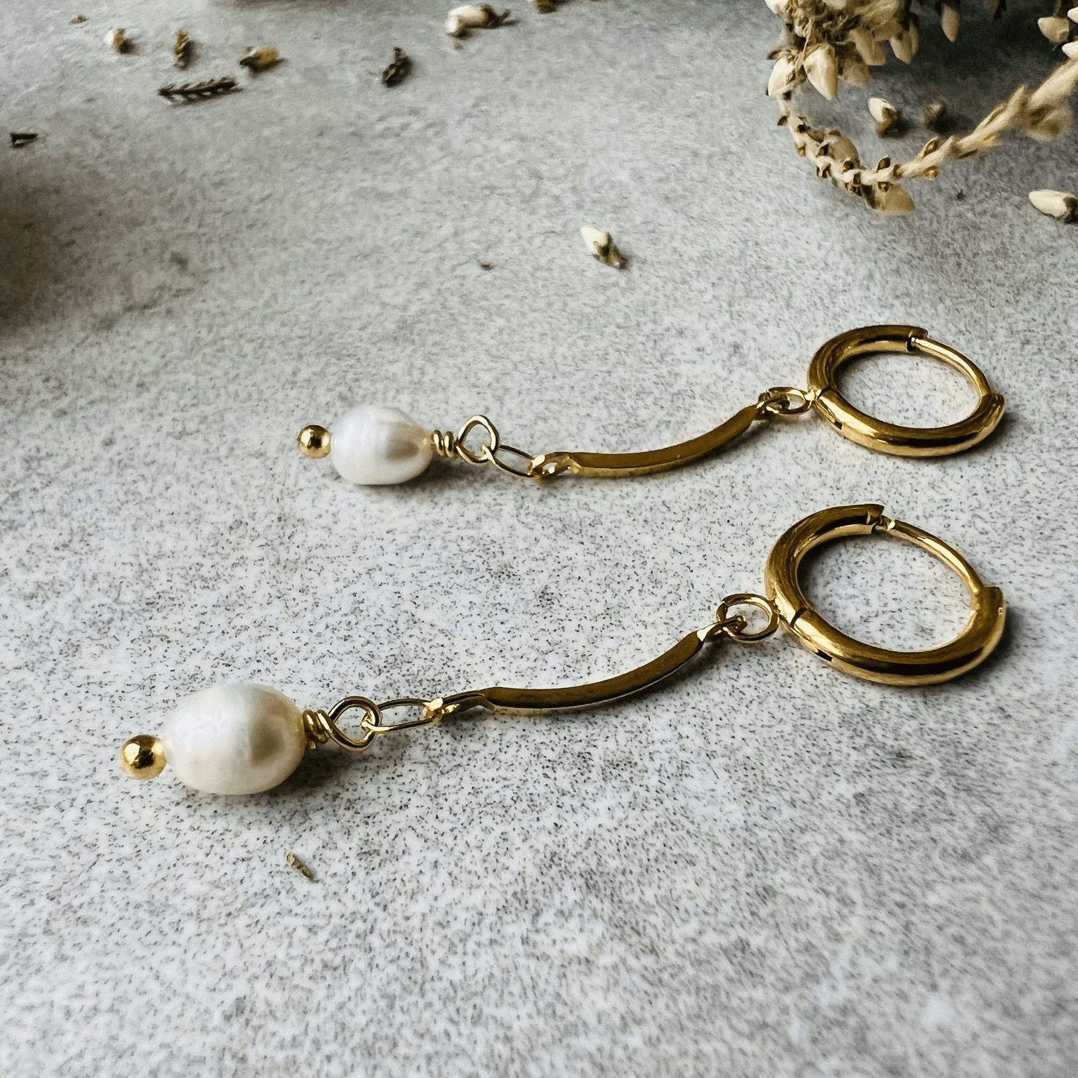 Boucles d’oreilles OUNISSA perles blanc nacré - Créations Uniques