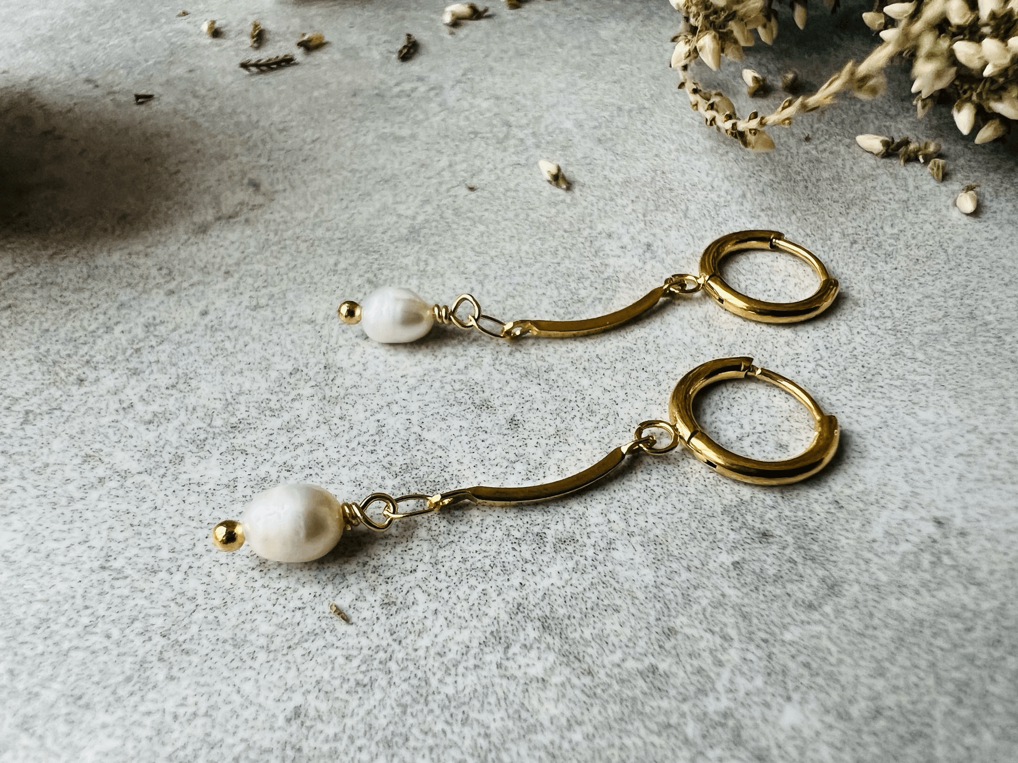 Boucles d’oreilles OUNISSA perles blanc nacré - Créations Uniques