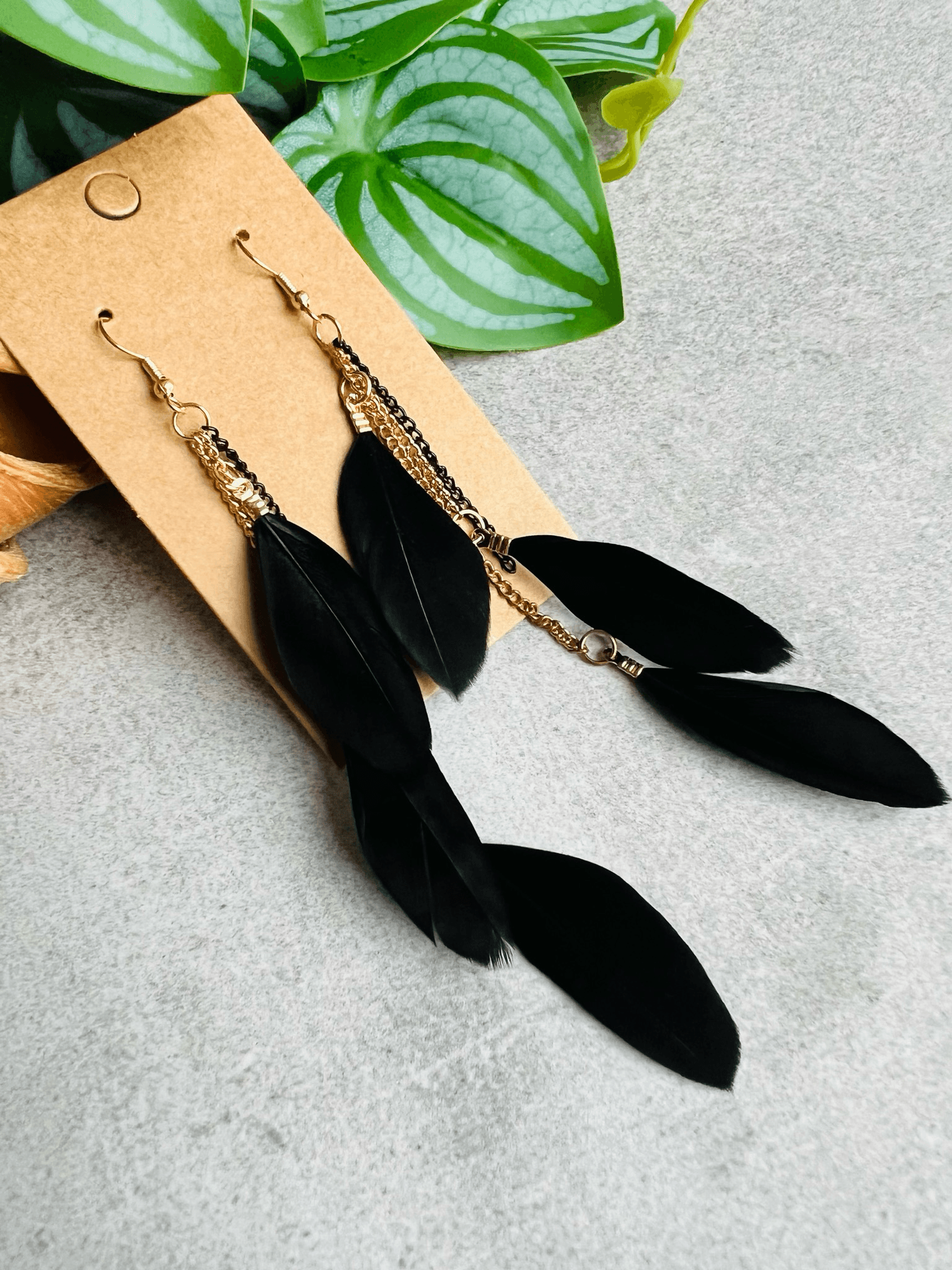 Boucles d’oreilles MARIBETH plumes noires - Créations Uniques