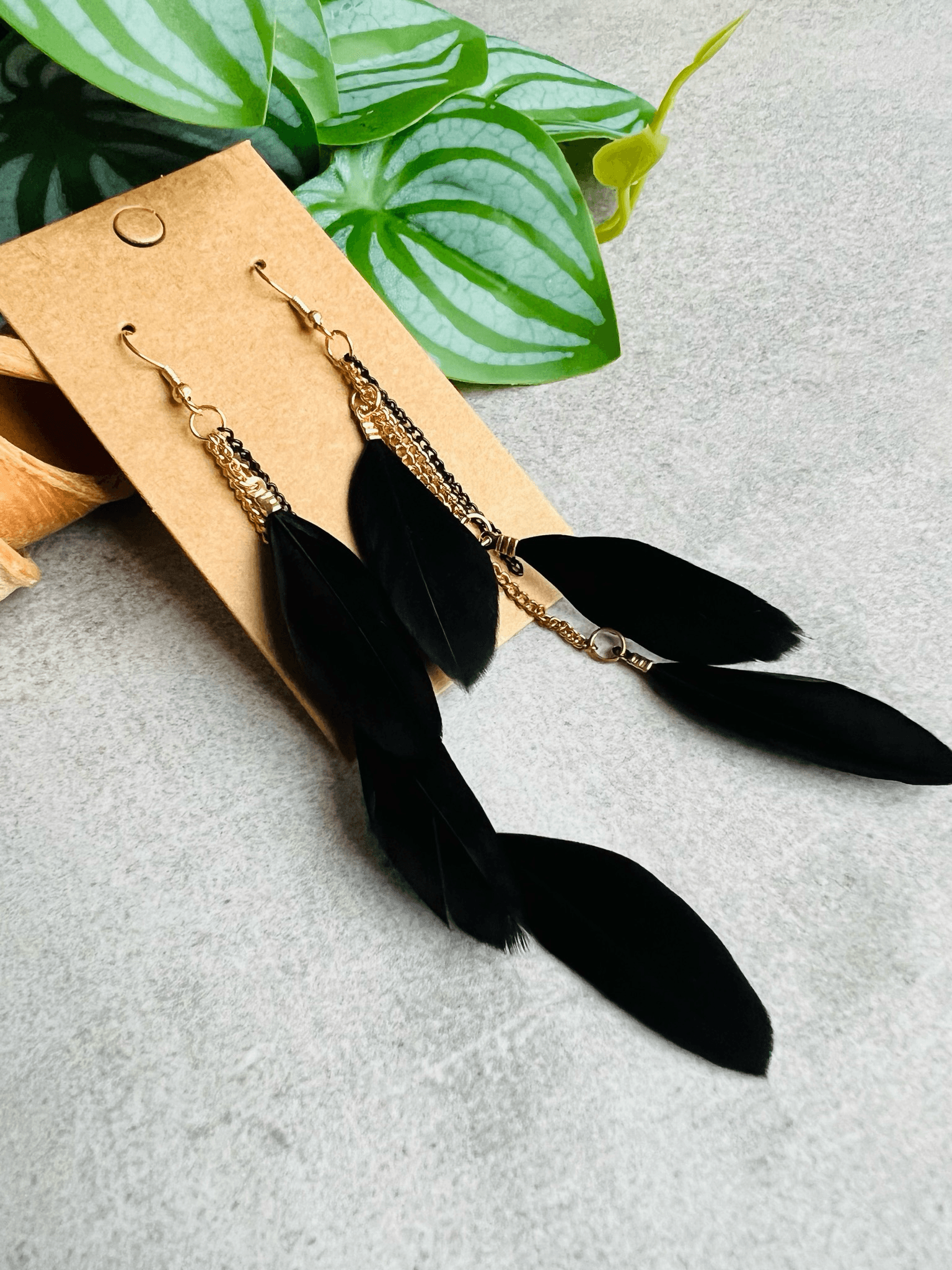 Boucles d’oreilles MARIBETH plumes noires - Créations Uniques