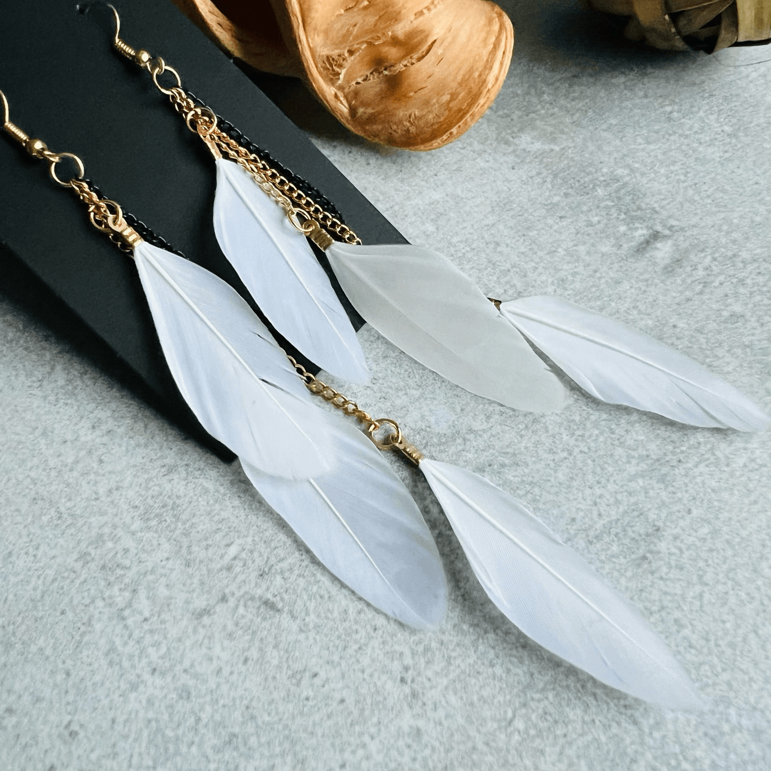 Boucles d’oreilles MARIBETH plumes blanches - Créations Uniques