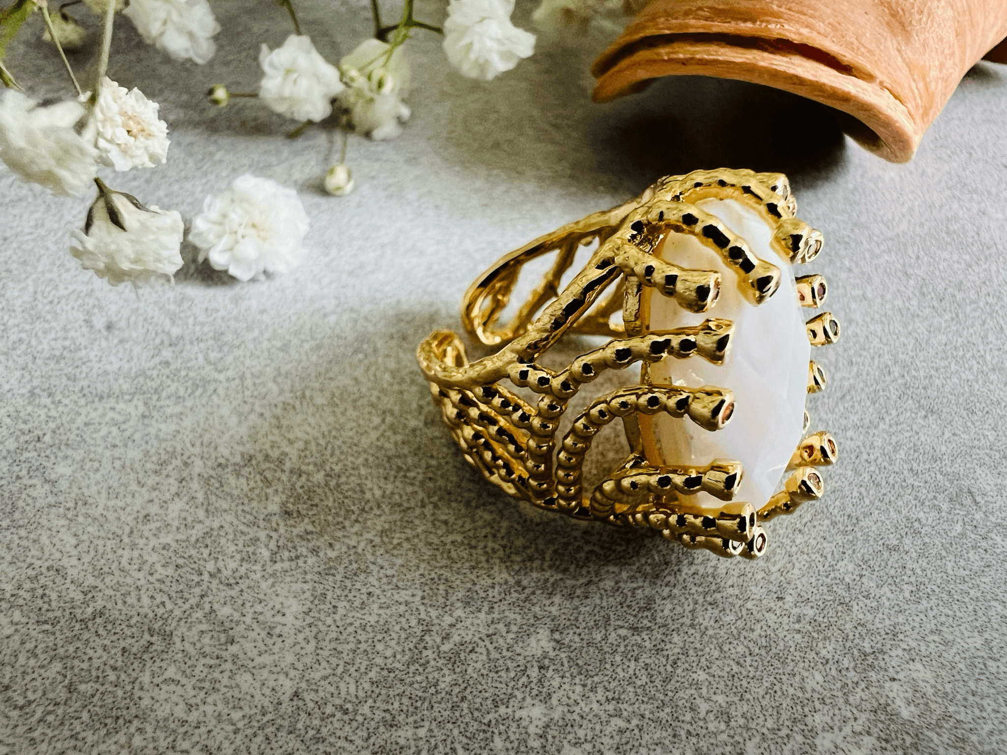 Bague BEATRICE blanche - Créations Uniques