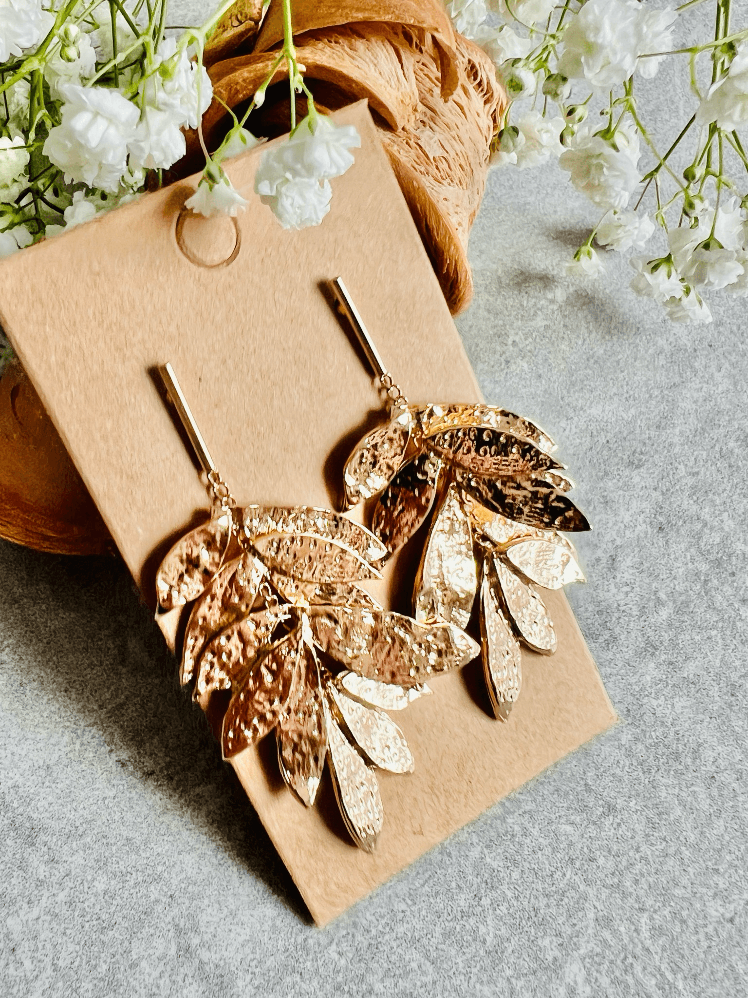 Boucles d’oreilles HOPE feuilles dorées brillantes - Créations Uniques