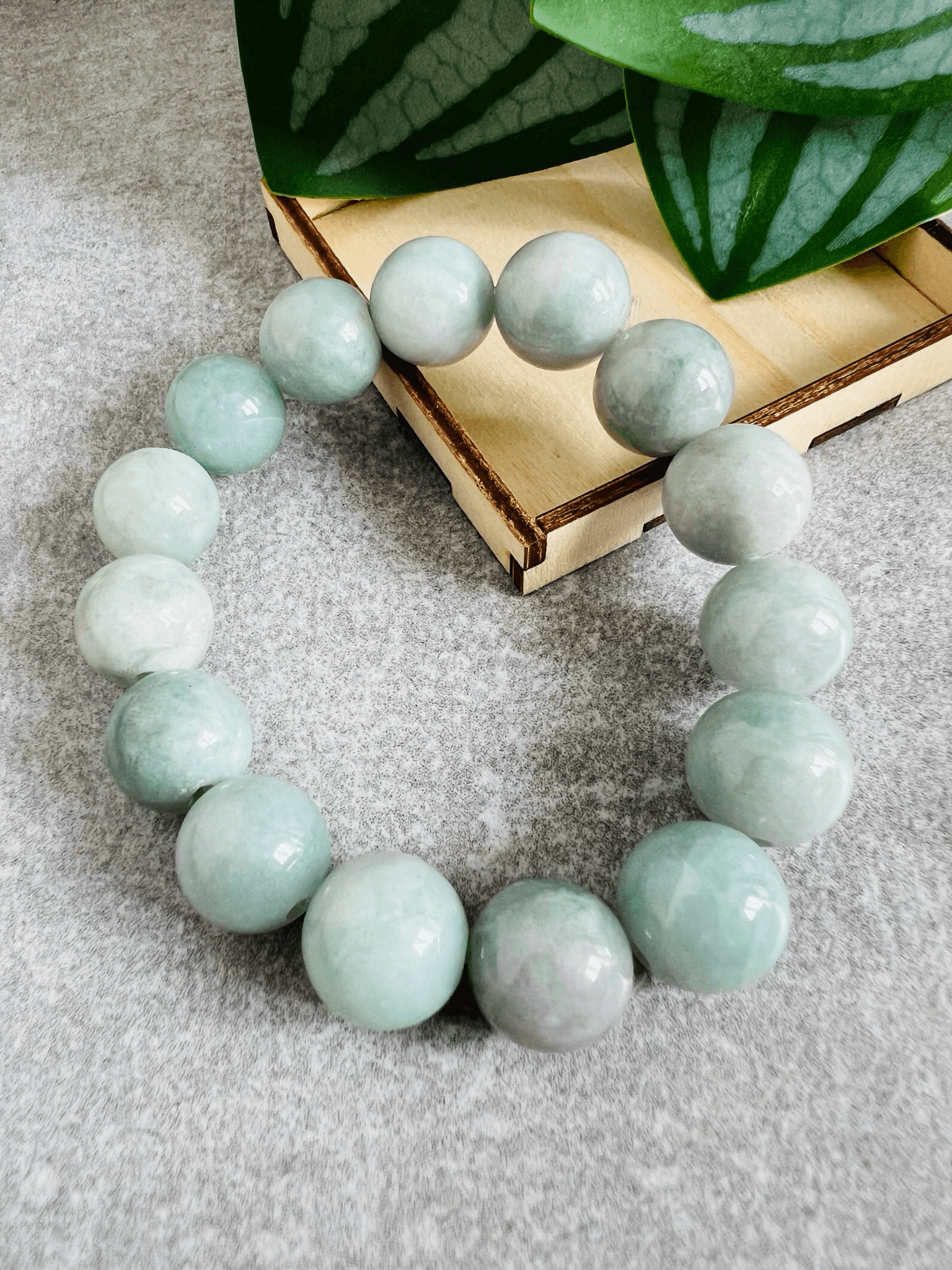 Bracelet ARGILE grosses perles Vert Gris - Créations Uniques