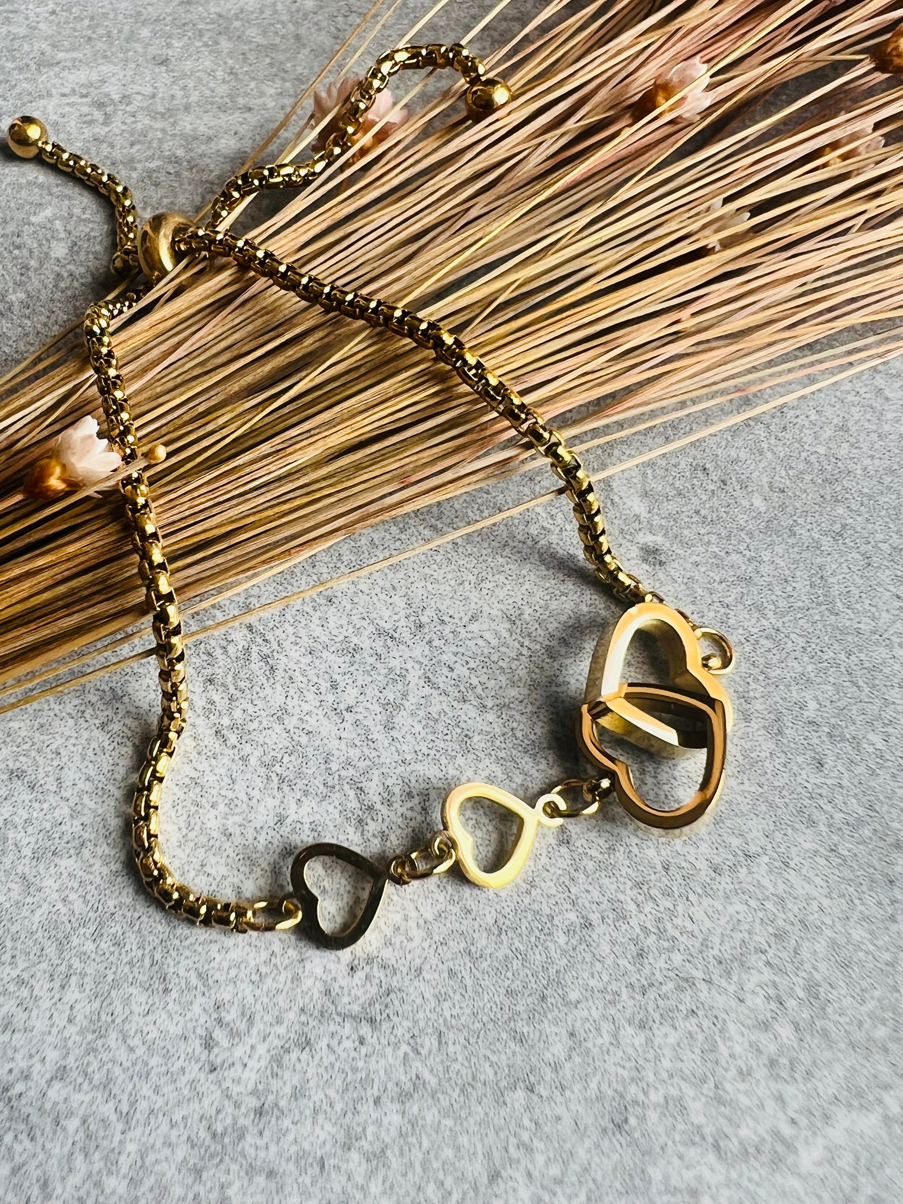 Bracelet PÉTUNIA doré réglable cœurs dorés - Créations Uniques