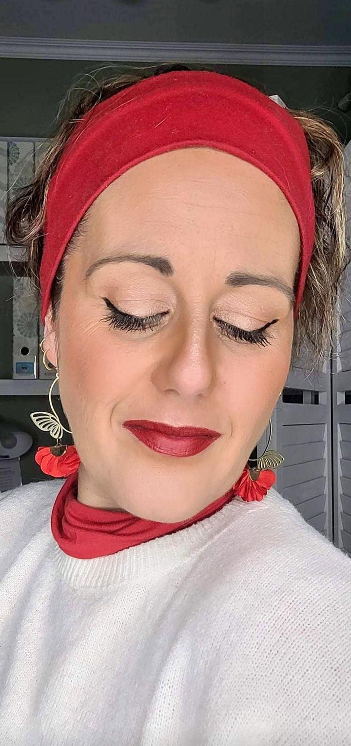 Boucles d’oreilles SUZETTE papillons dorés et pampilles tissu rouge - Créations Uniques - Créations Uniques