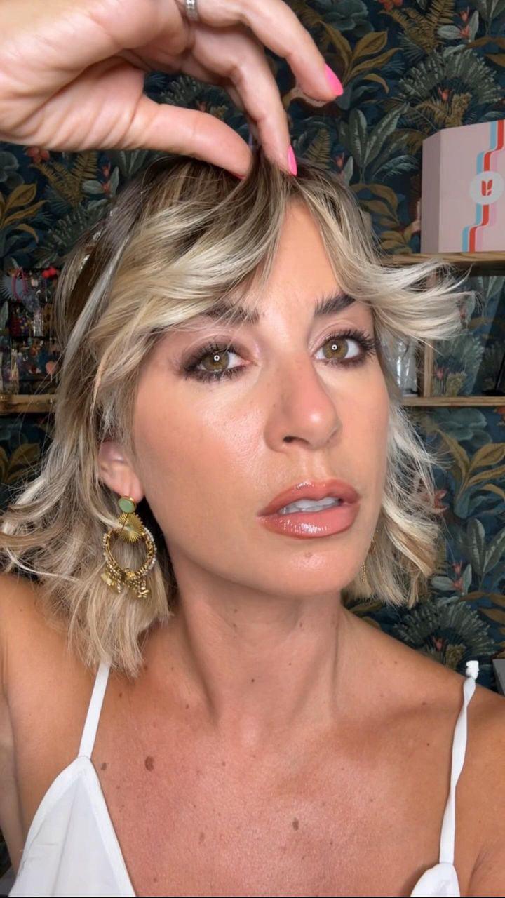 Boucles d’oreilles MARIE-AMELIE dorées, perles et multi pampilles clous verts. - Créations Uniques