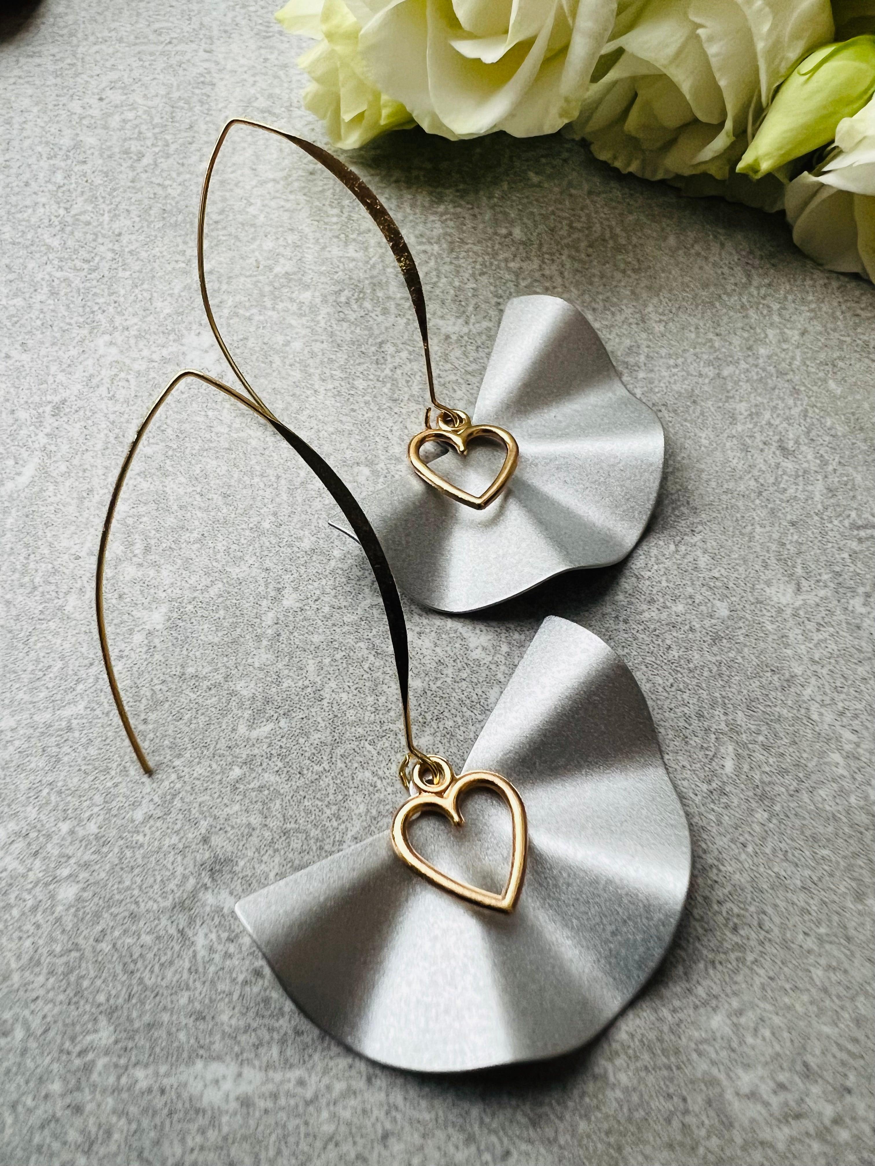 Boucles d’oreilles SELENE éventails argentés cœurs dorés - Créations Uniques - Créations Uniques
