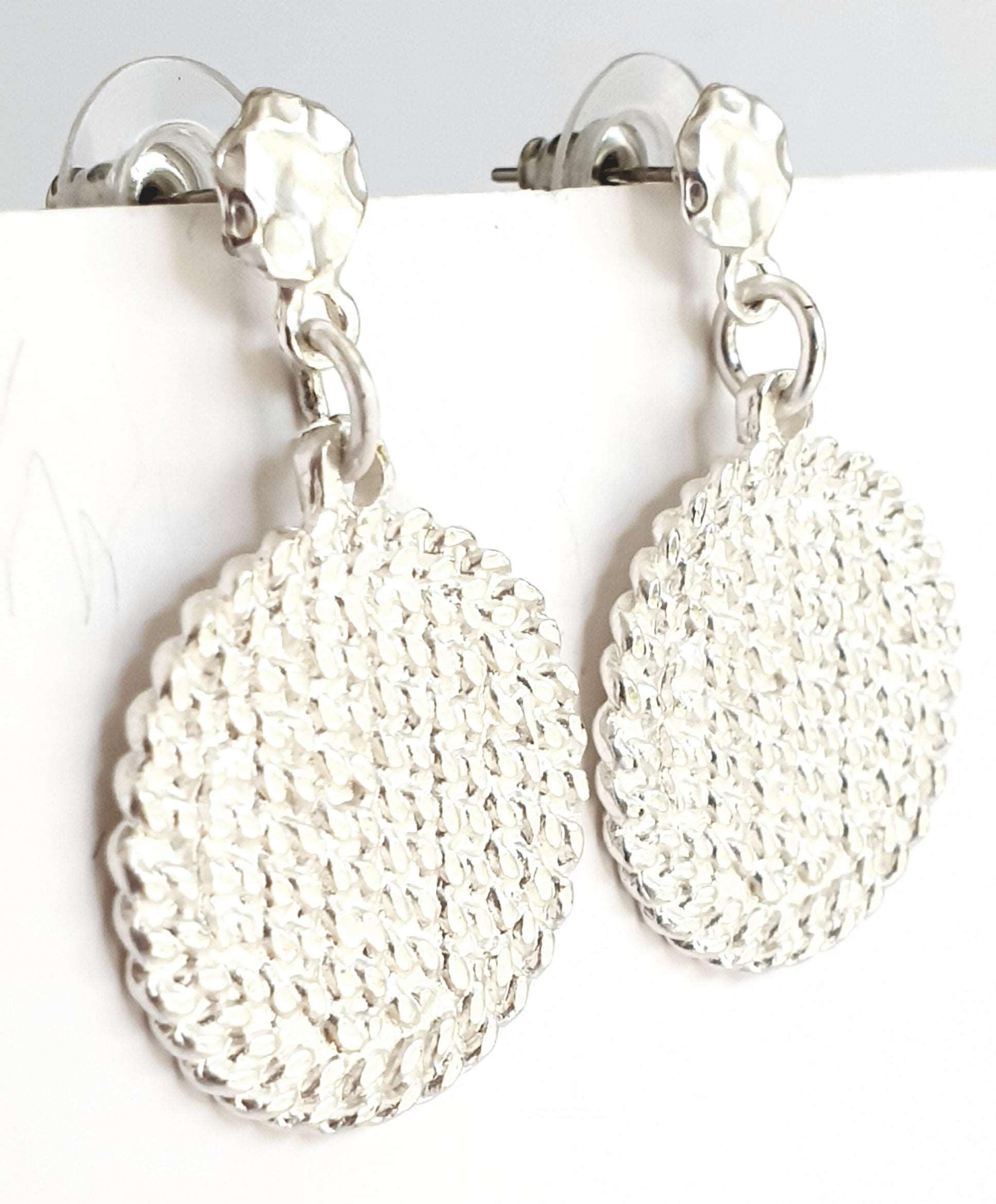 E68912 Boucles d'oreilles pendantes pièce de monnaie cubaine - Karine Sultan - Créations Uniques