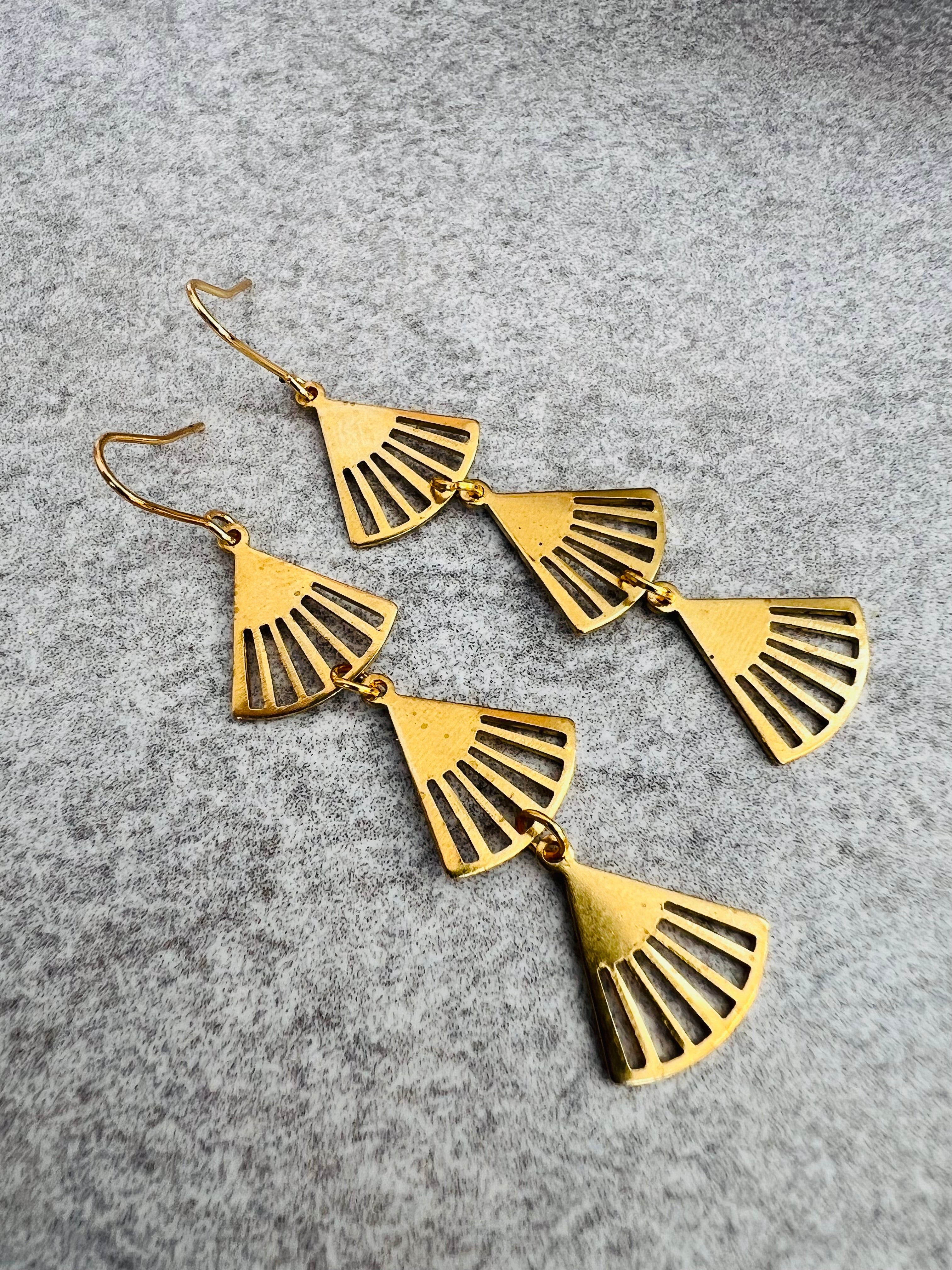 Boucles d’oreilles ERICA petits éventails dorés - Créations Uniques - Créations Uniques