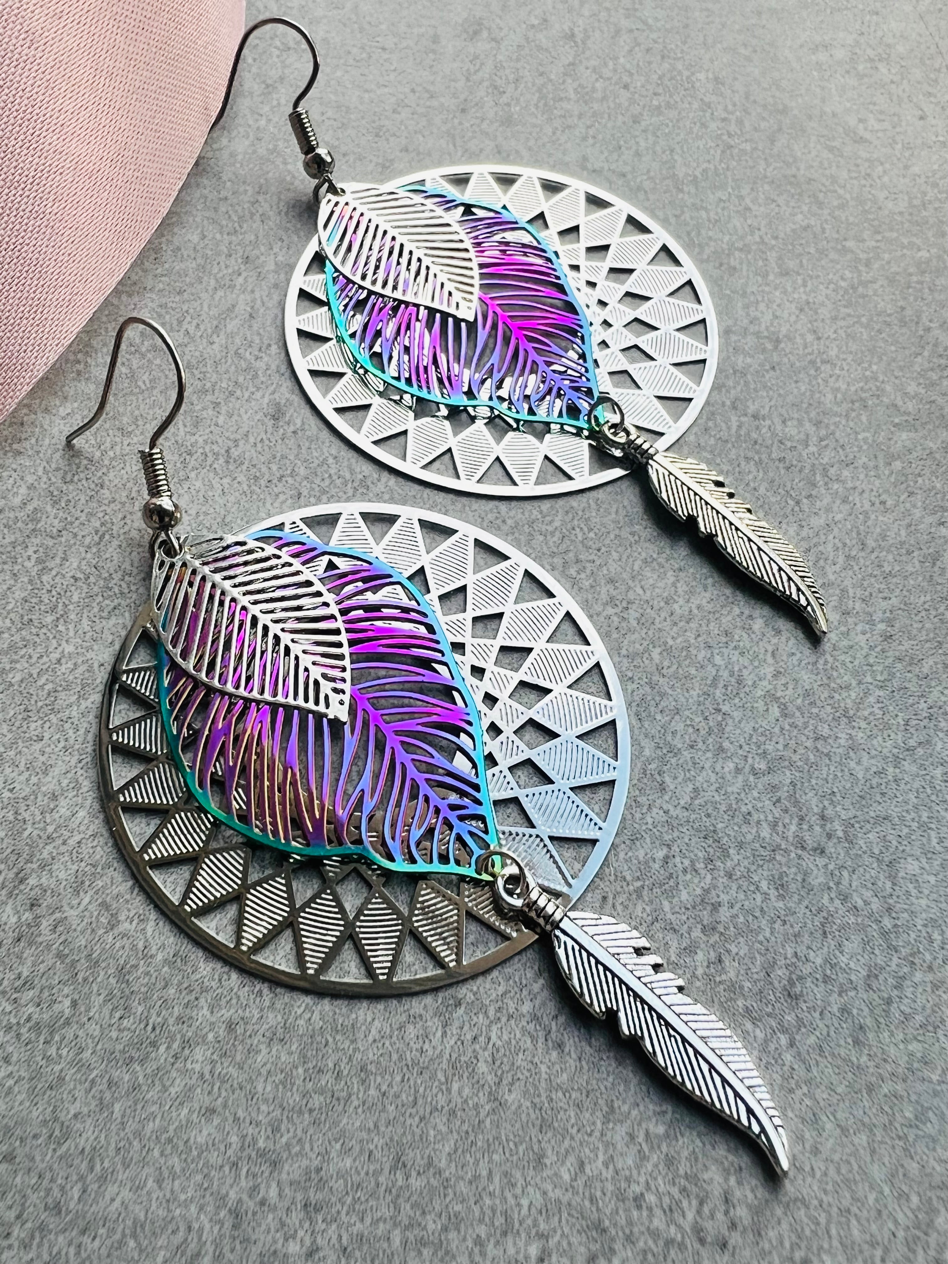 Boucles d’oreilles IZABEL plumes argentées - Créations Uniques - Créations Uniques