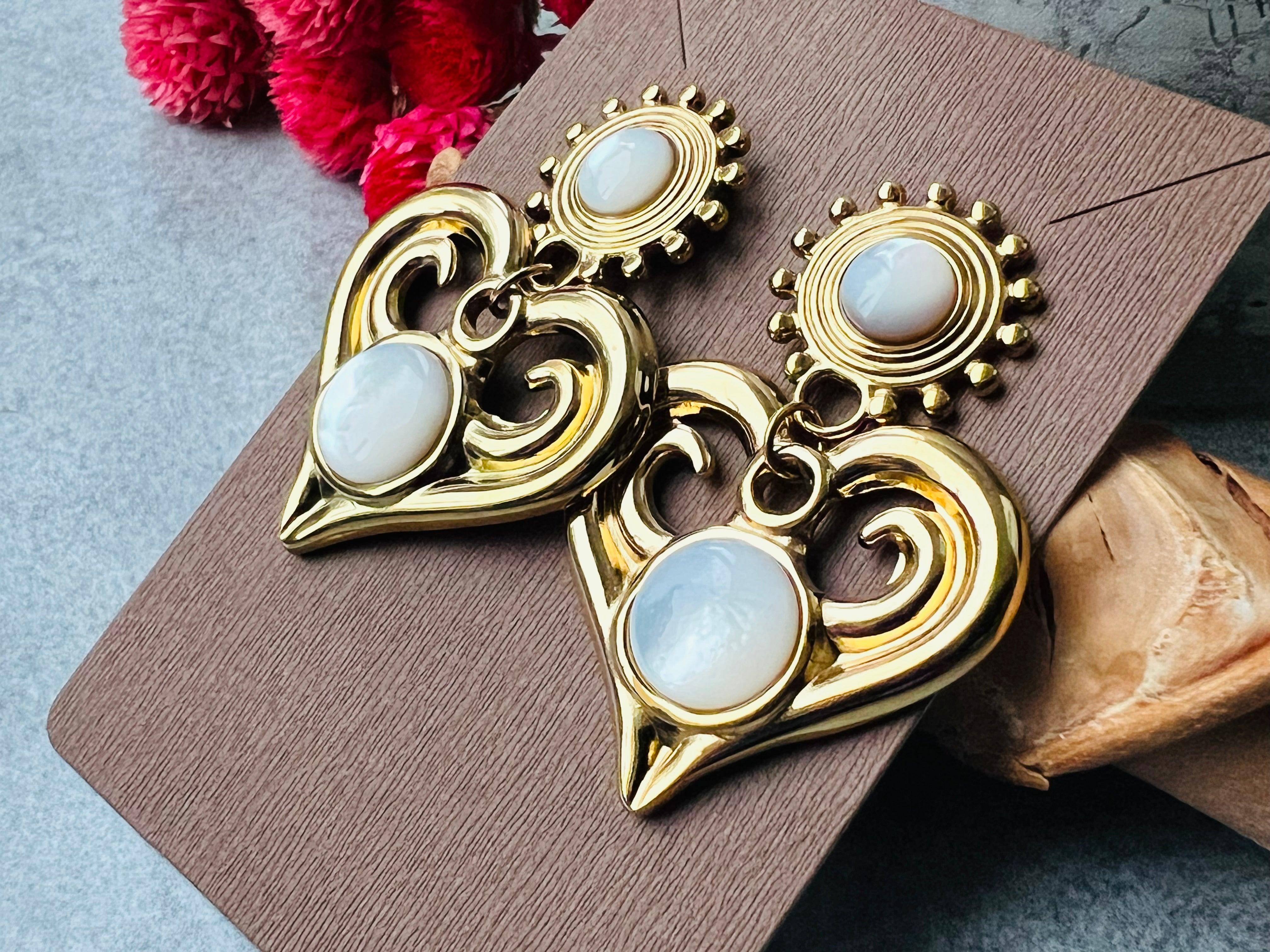 Boucles d’oreilles MARY cœurs dorés et blanc nacré - Créations Uniques