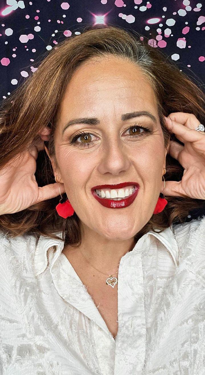 Boucles d’oreilles MARIELLE pétales rouges et cœurs cristal noirs - Créations Uniques - Créations Uniques