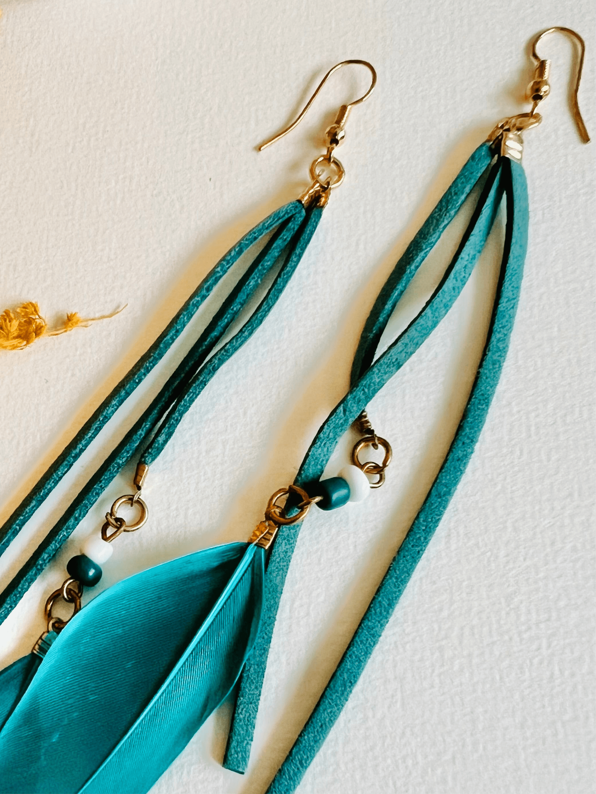 Boucles d’oreilles longues DEVA plumes bleu canard - Créations Uniques