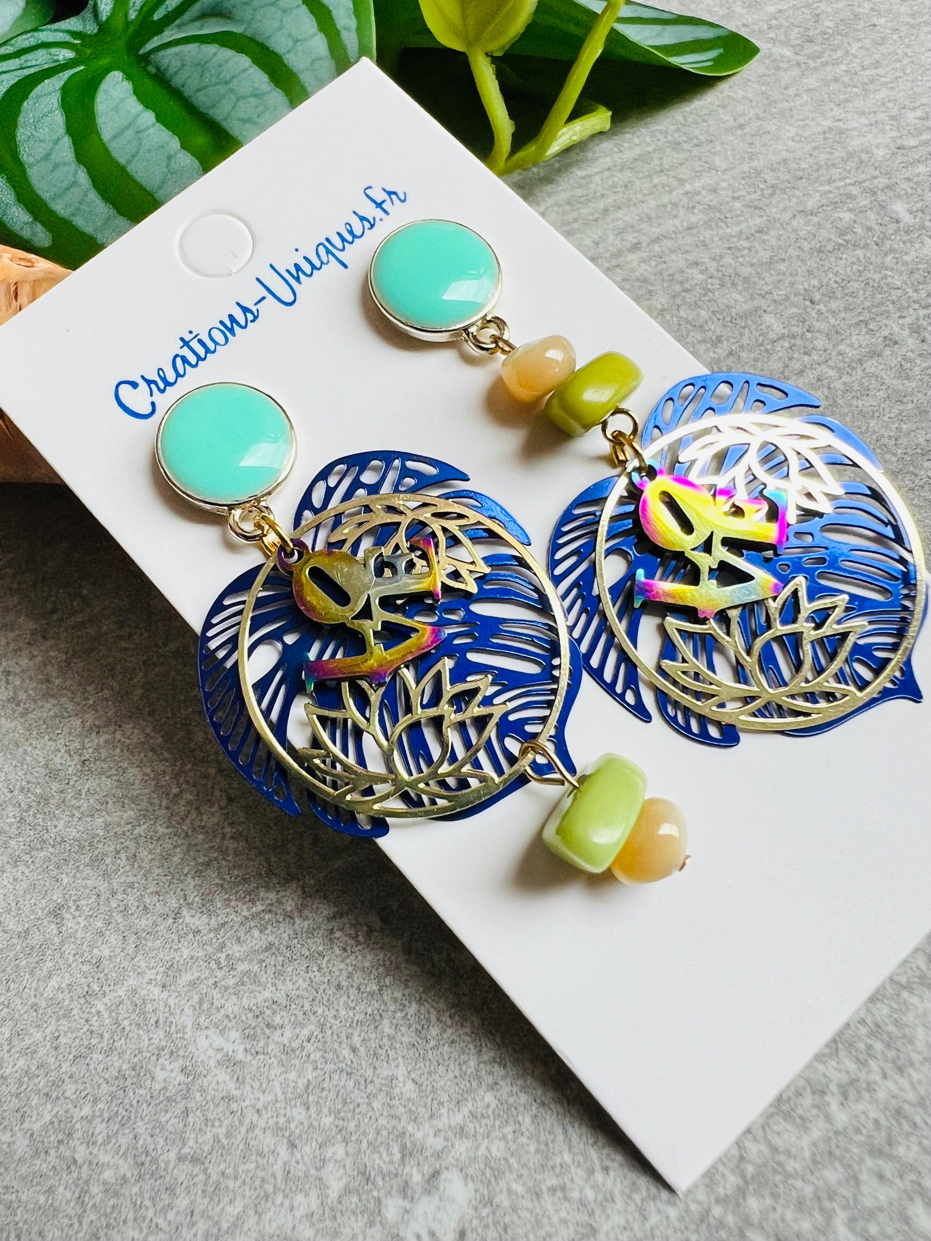 Boucles d’oreilles asymétriques love PAMELA feuilles tropicales bleues - Créations Uniques - Créations Uniques