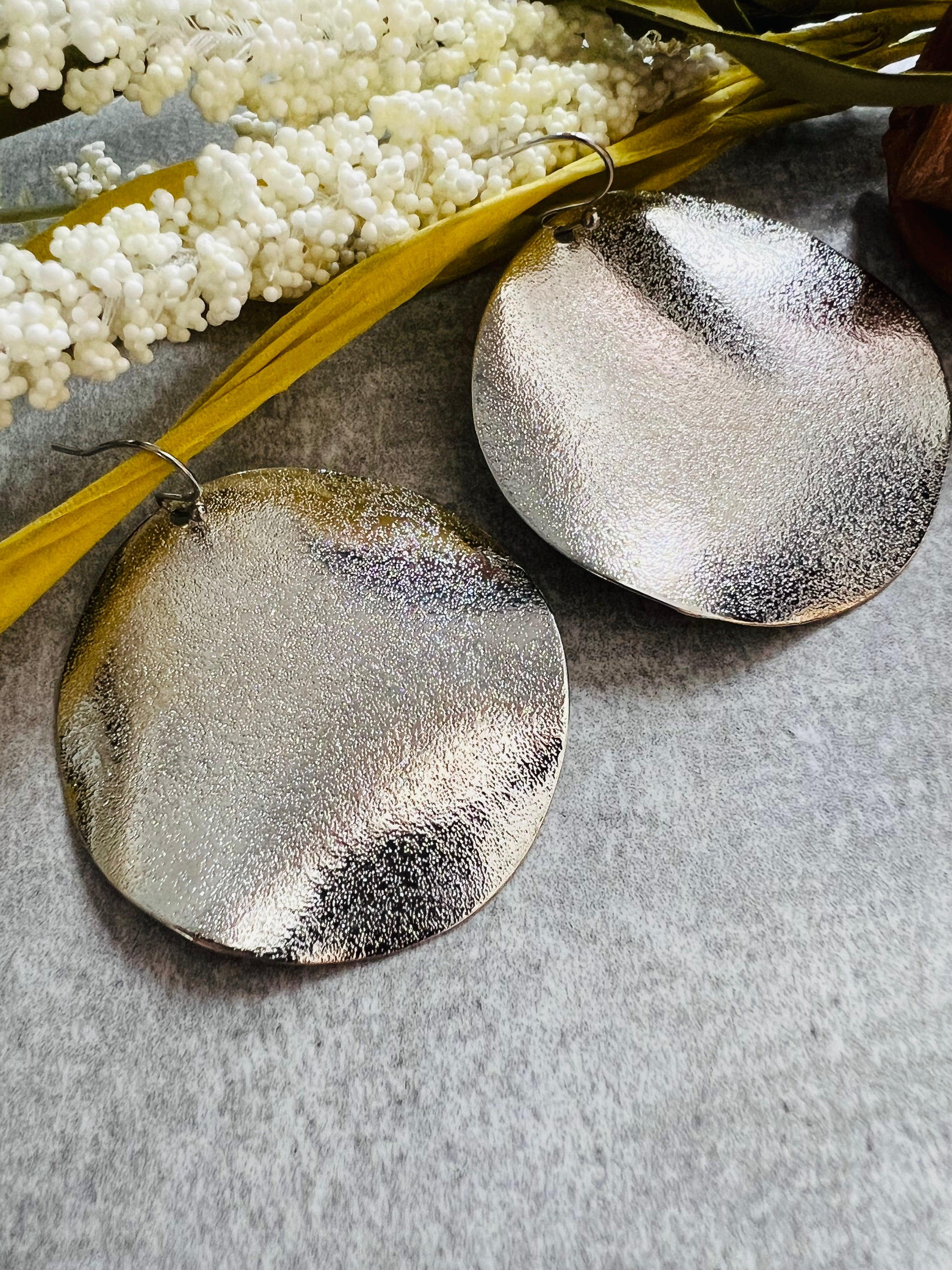 Boucles d’oreilles ISIS disques argentés - Créations Uniques - Créations Uniques