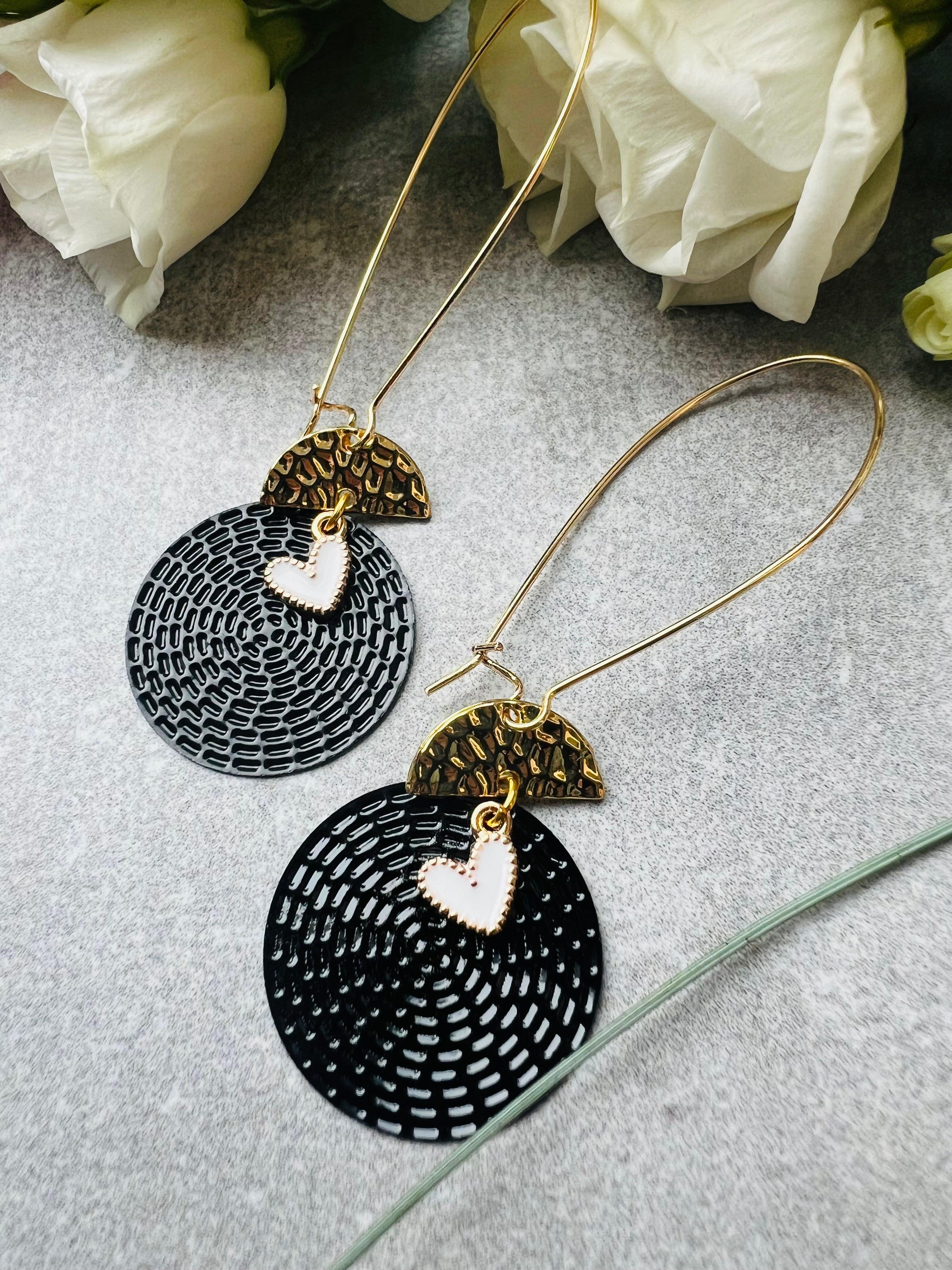 Boucles d’oreilles ANNE-LAURE disques noirs crochets dormeuses - Créations Uniques - Créations Uniques