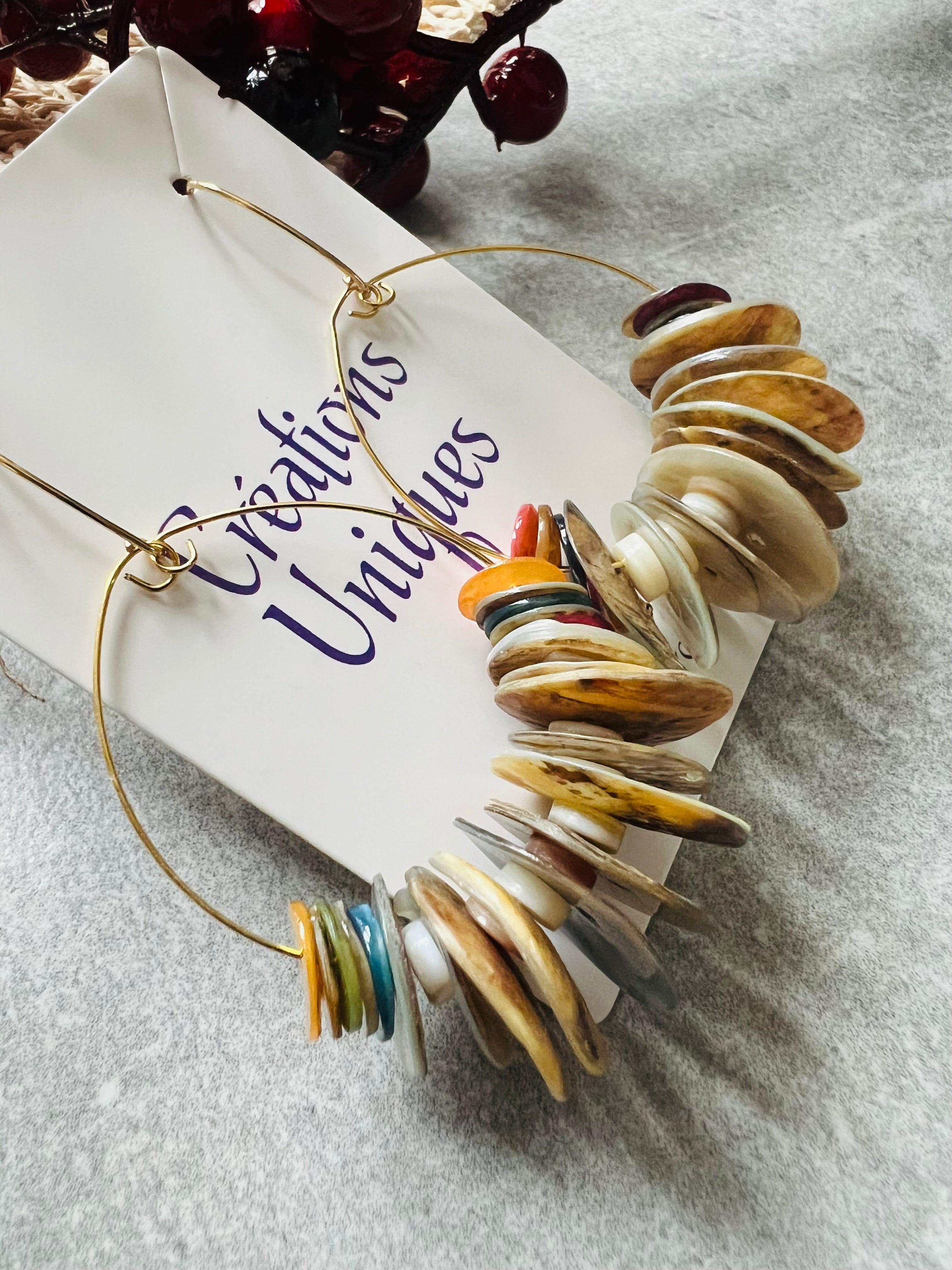 Boucles d’oreilles ARIANE boutons de nacre style bohème - Créations Uniques - Créations Uniques