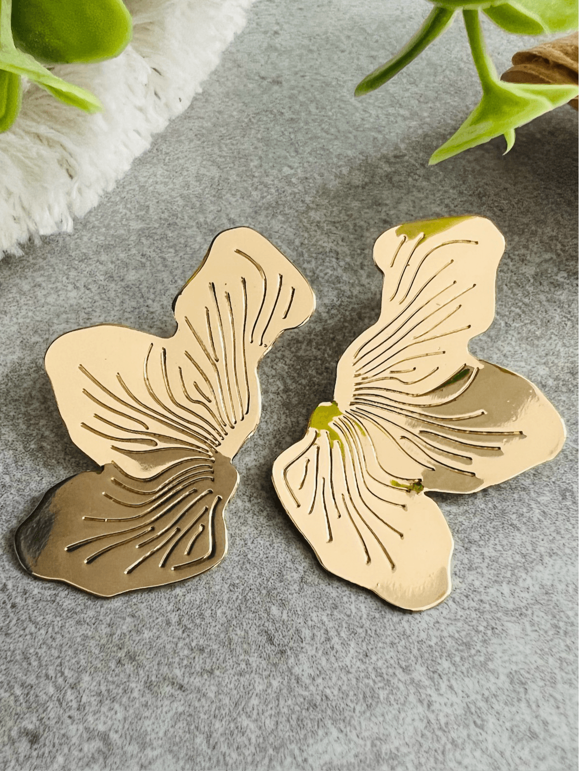 Boucles d’oreilles KAROLAINE feuilles dorées - Créations Uniques