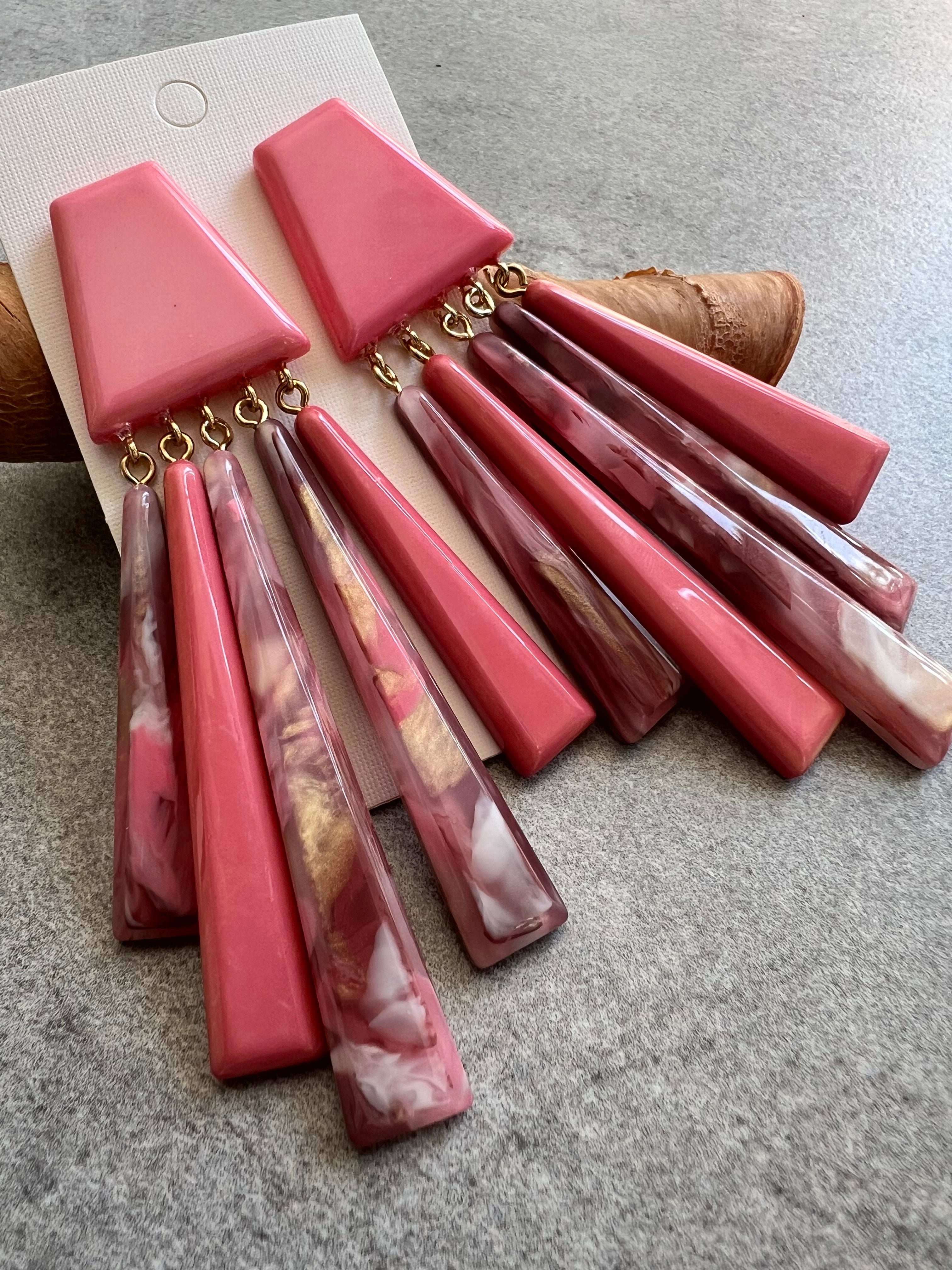 Boucles d’oreilles KATHLEEN grande modèle rose résine - Créations Uniques