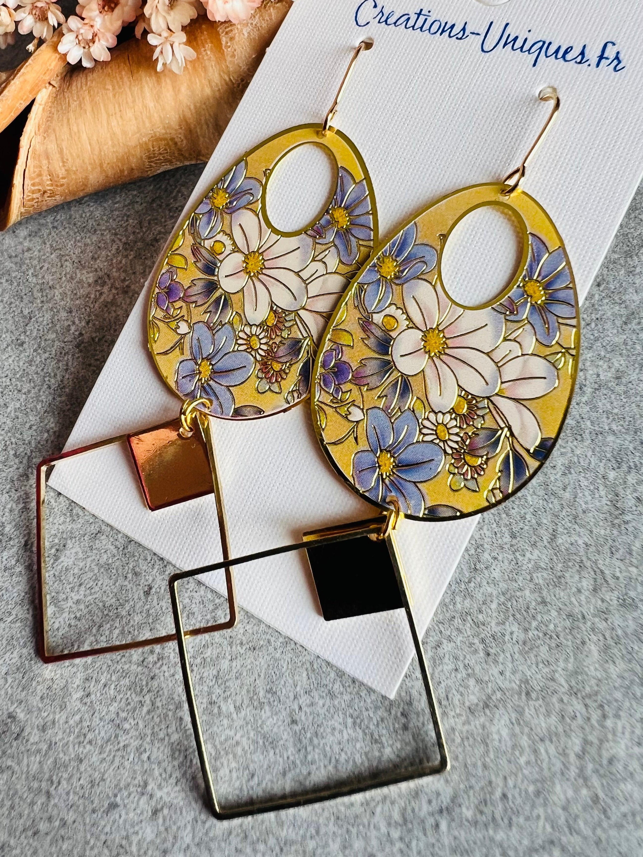 Boucles d’oreilles longues JESSY gouttes légères motif fleuri et losanges dorés - Créations Uniques - Créations Uniques
