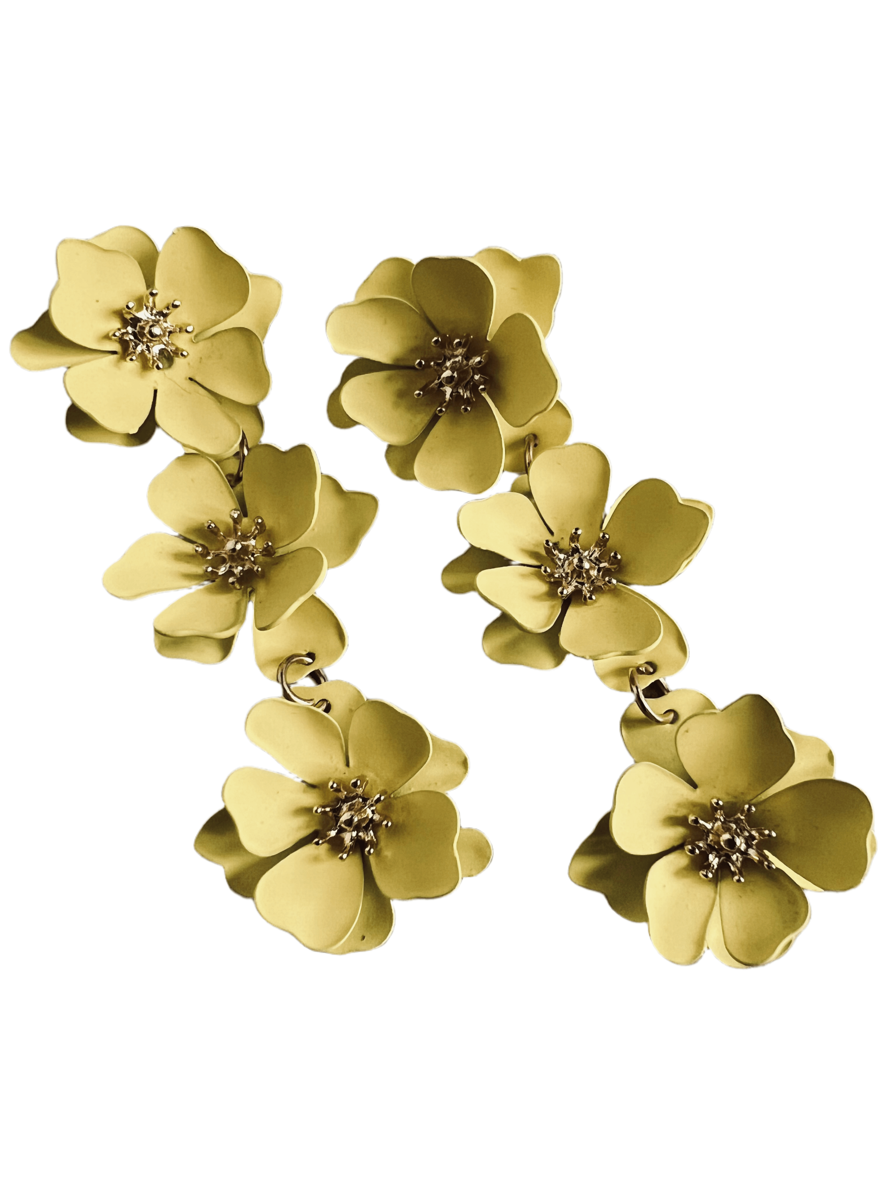 Boucles d’oreilles pendantes AXELLE - 3 fleurs métal jaunes - Créations Uniques