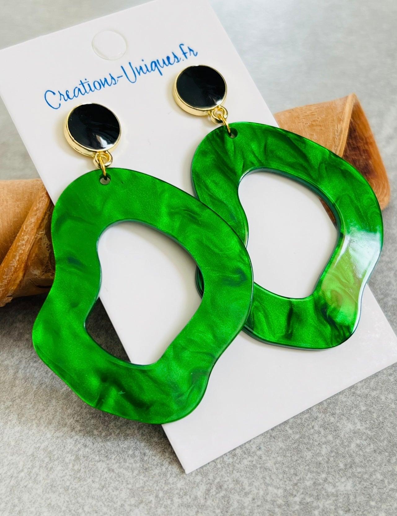 Boucles d’oreilles MAGDA résine vert lumineux - Créations Uniques - Créations Uniques