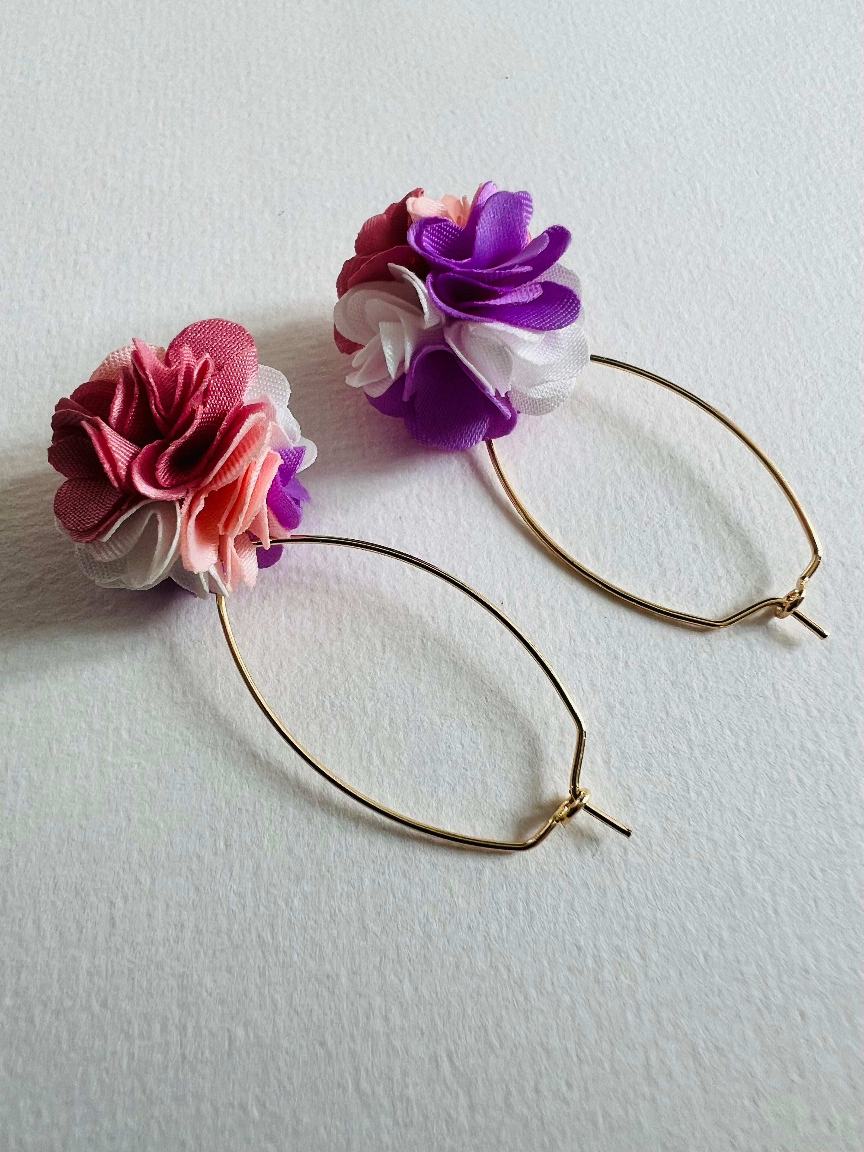 Boucles d’oreilles DENYSE pompons violet rose - Créations Uniques - Créations Uniques