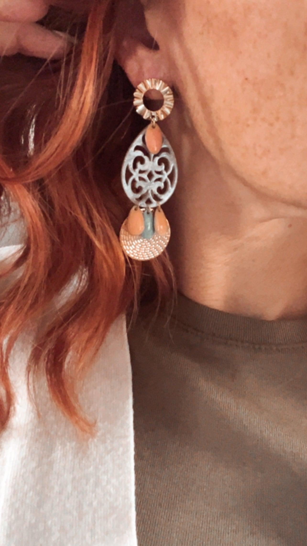 Boucles d’oreilles BONNIE résine pailletée et gouttes - Créations Uniques - Créations Uniques