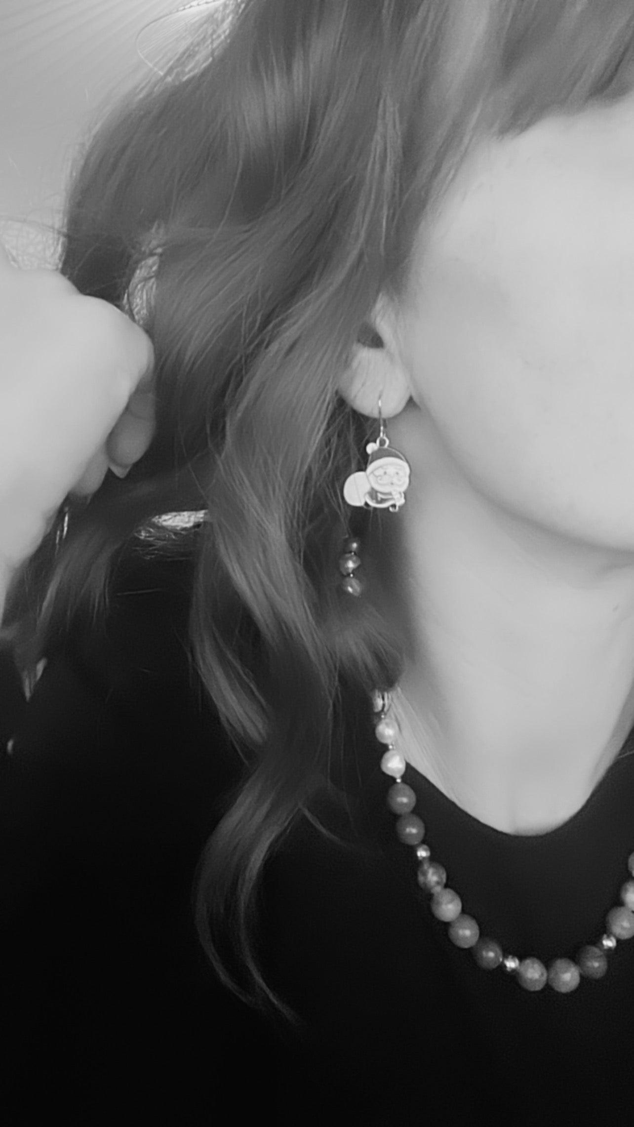 Boucles d’oreilles Père Noël rouge et blanc - Créations Uniques - Créations Uniques