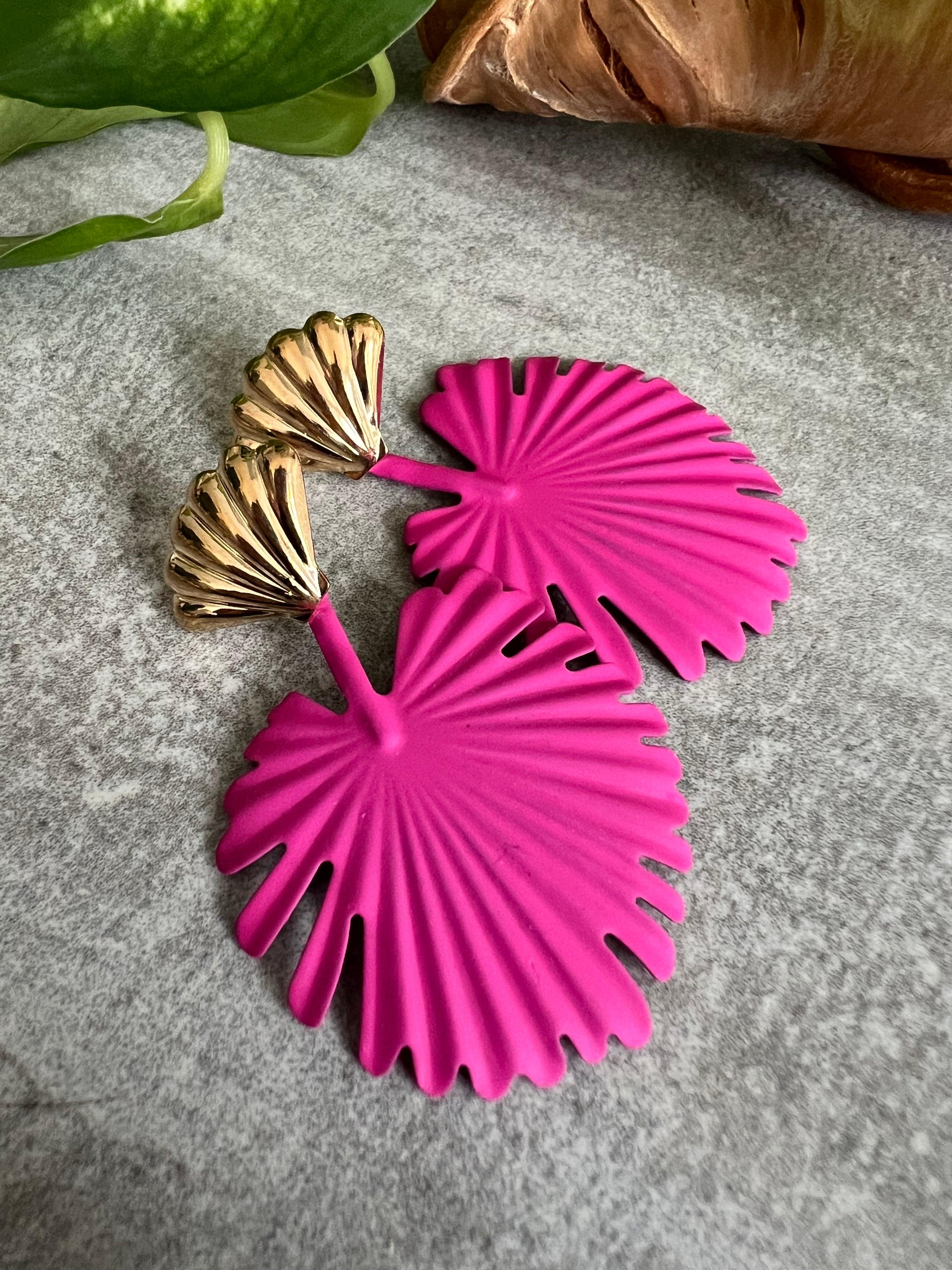 Boucles d’oreilles PHILOMENE feuilles tropicales roses - Créations Uniques