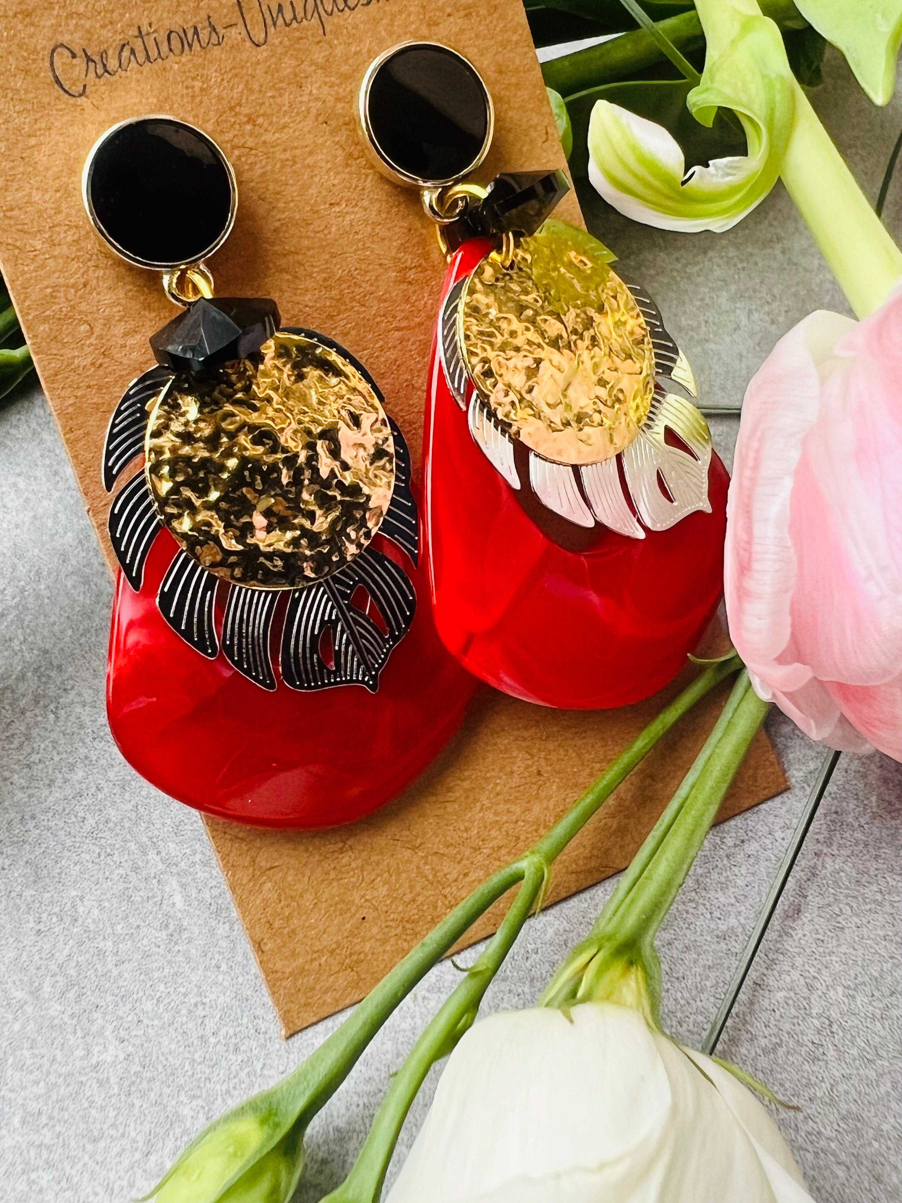 Boucles d’oreilles DELILAH résine et cœur cristal noirs - Créations Uniques - Créations Uniques