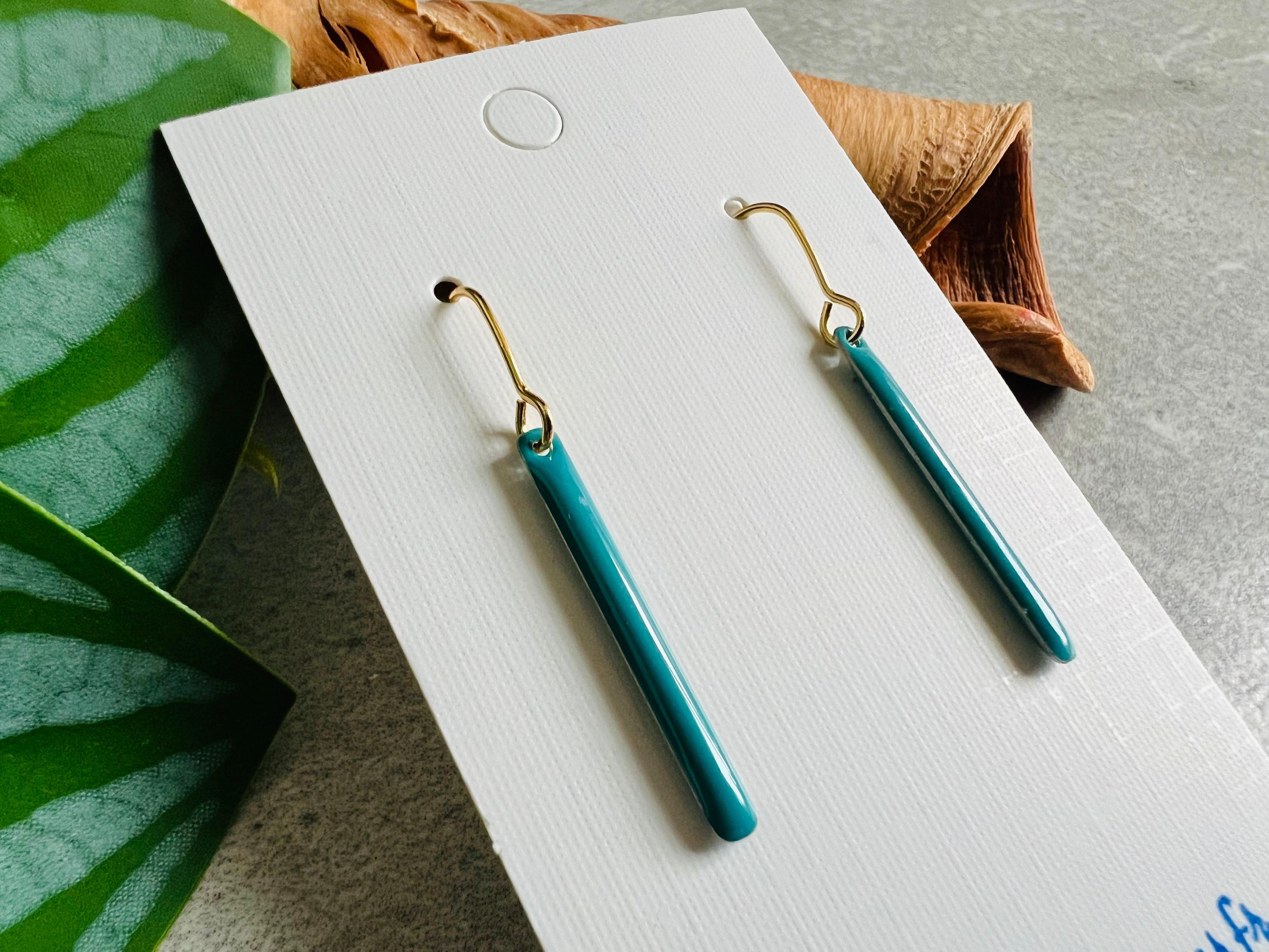 Boucles d’oreilles EDITH batons bleus minimalistes - Créations Uniques - Créations Uniques