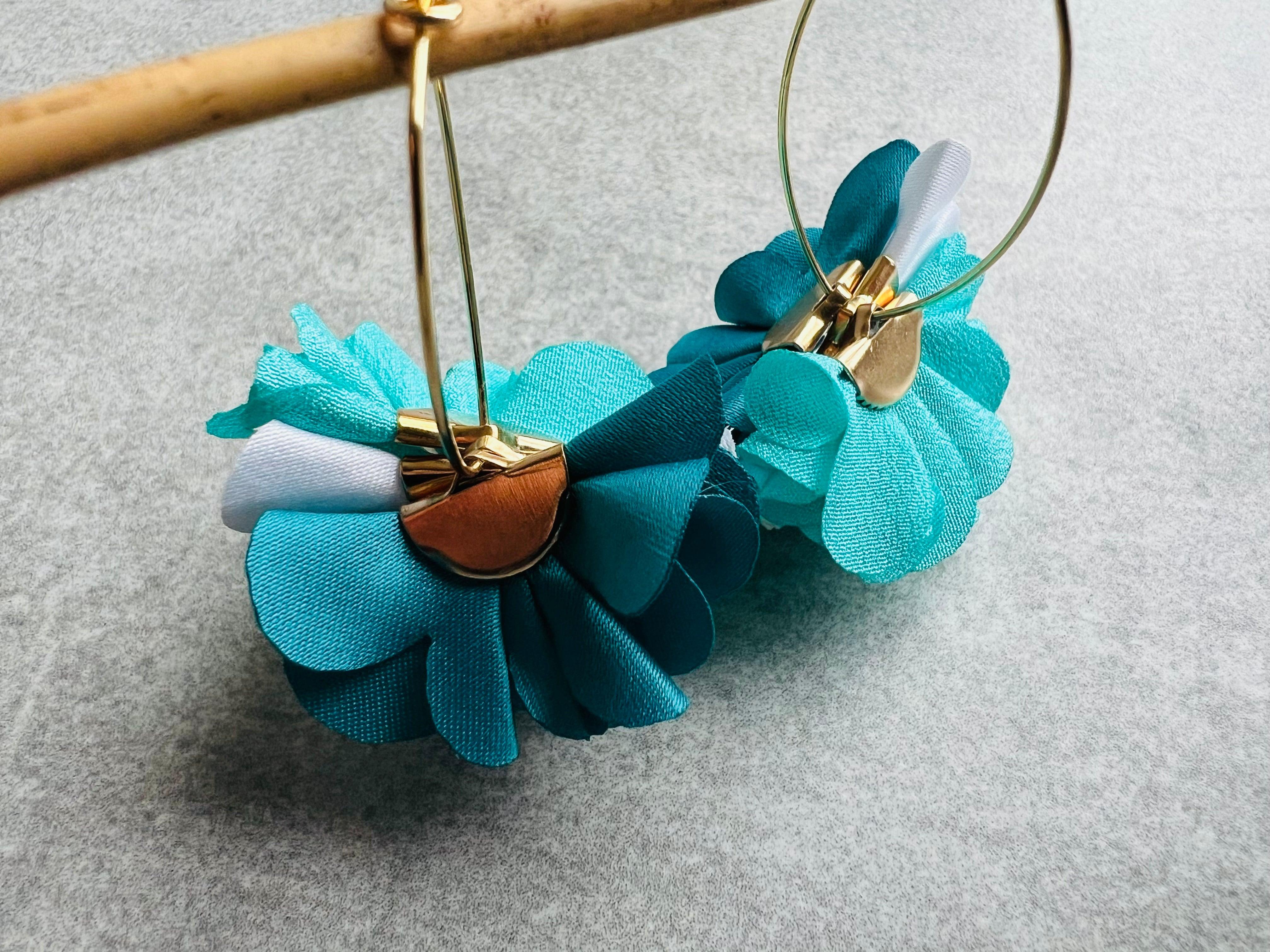 Boucles d’oreilles anneaux ovales ORIANNE pampilles tissu tricolore - Créations Uniques - Créations Uniques