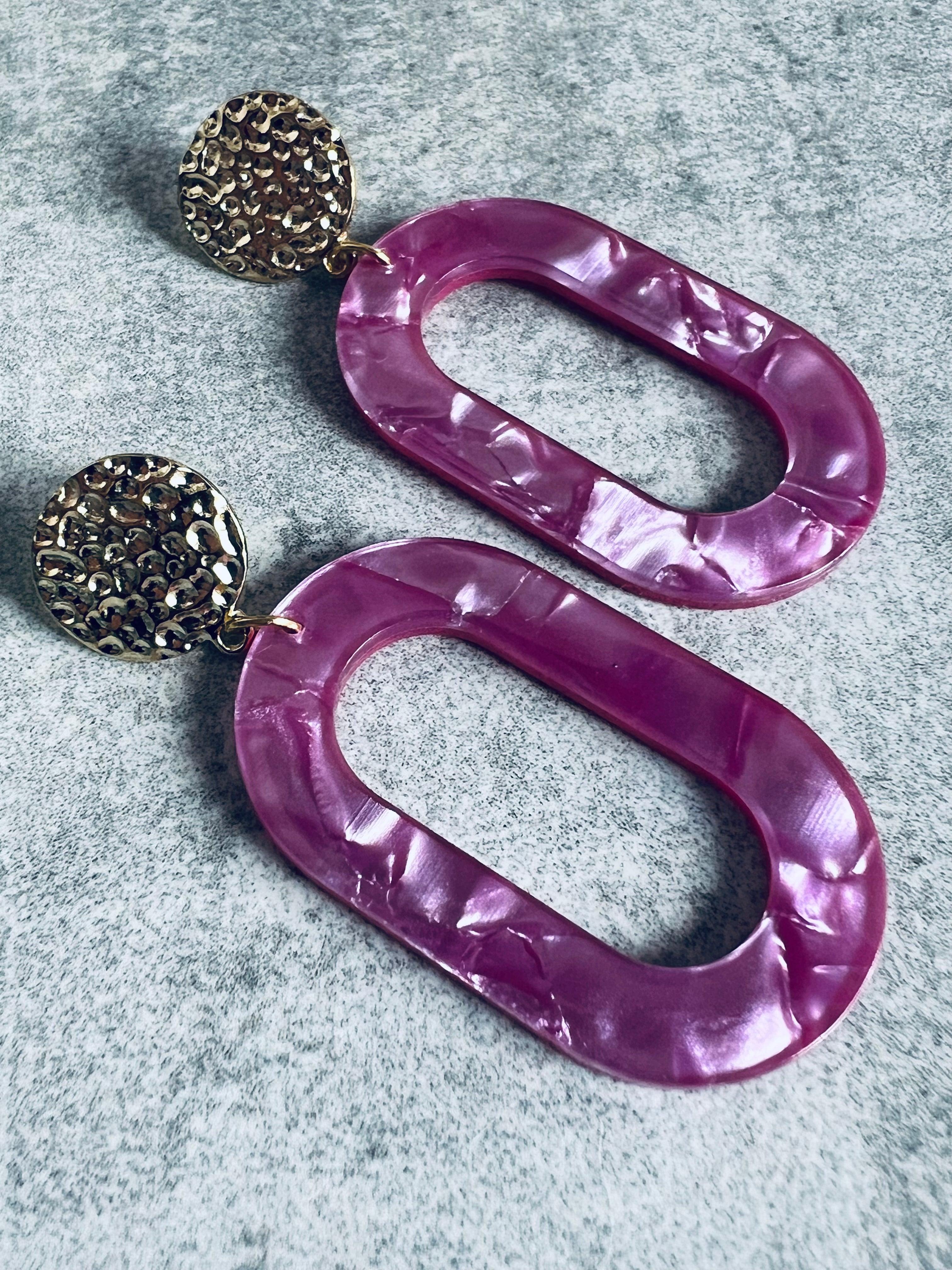 Boucles d’oreilles YOLANDE résine rose - Créations Uniques - Créations Uniques