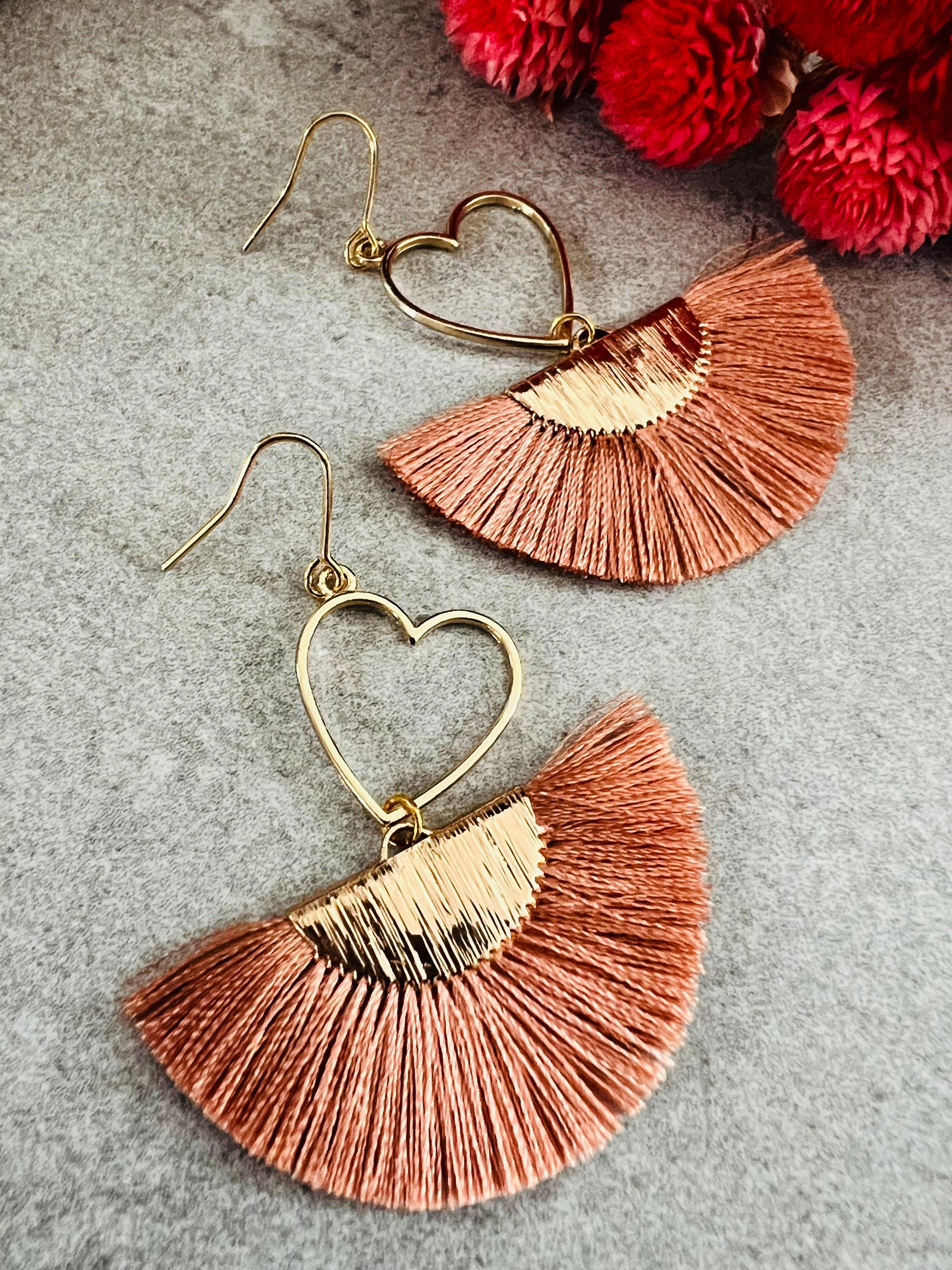 Boucles d’oreilles MARYLAUR cœurs dorés et éventail terracotta - Créations Uniques - Créations Uniques